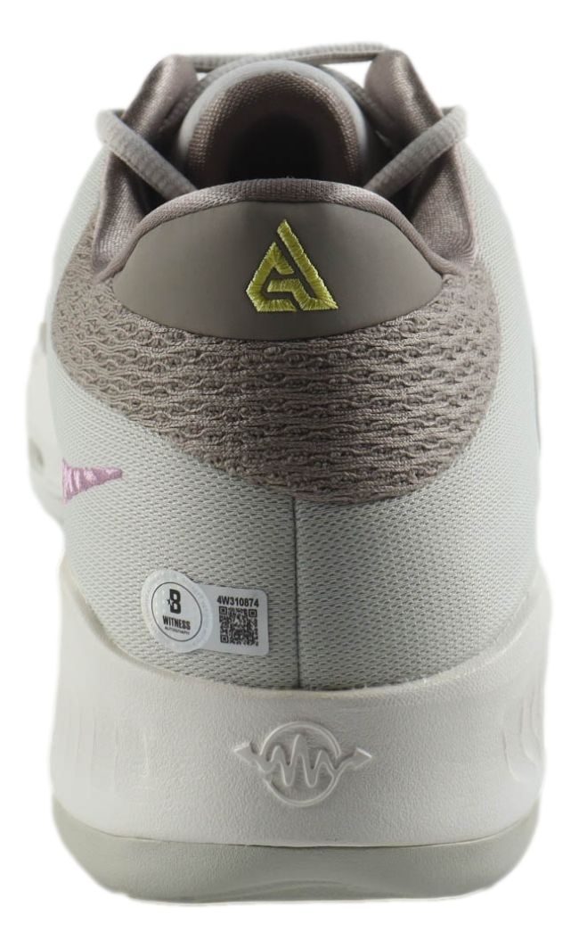 Giannis Antetokounmpo Bucks Signed Right Nike Zoom Freak 4 Shoe BAS