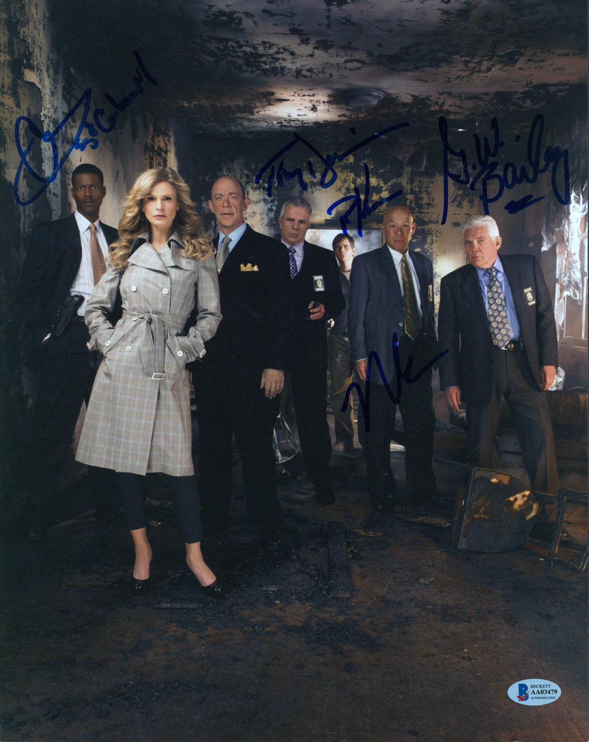 The Closer (5) Reynolds, Bailey, Gussett, Denison & +1 Signed 11x14 Photo BAS 3