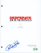 Felicity Huffman Signed 8.5x11 Desperate Housewives Script Cover BAS #BF24116