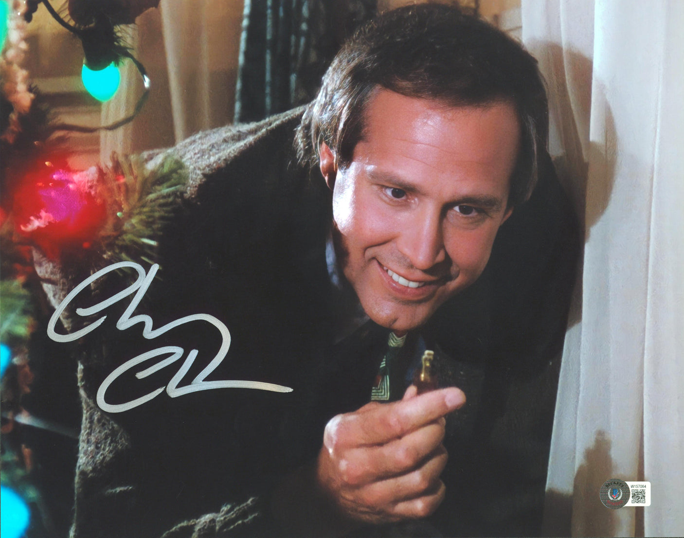 Chevy Chase Christmas Vacation Signed 11x14 Plugging In Tree Photo BAS Witnessed