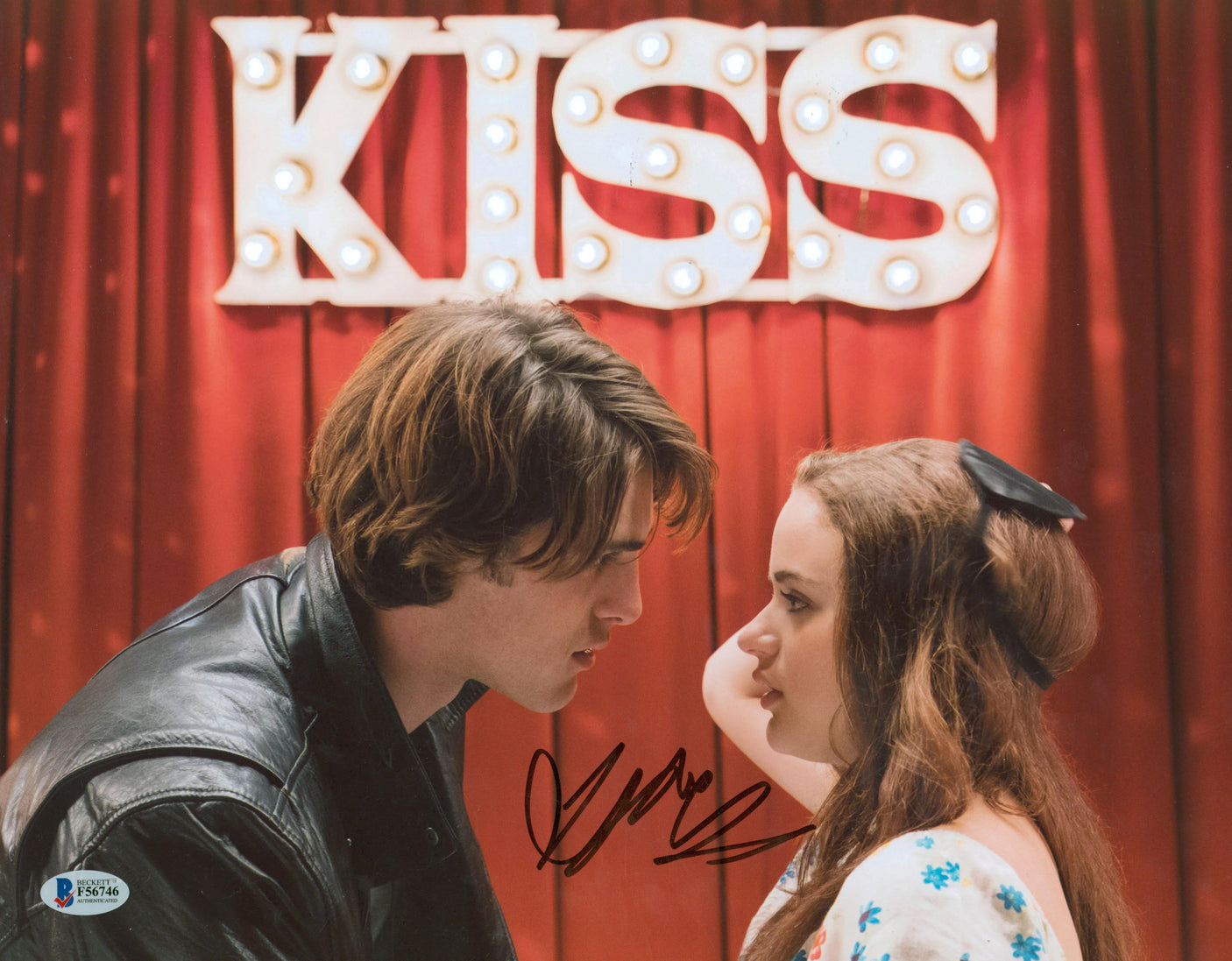 Joey King The Kissing Booth Authentic Signed 11x14 Photo BAS #F56746