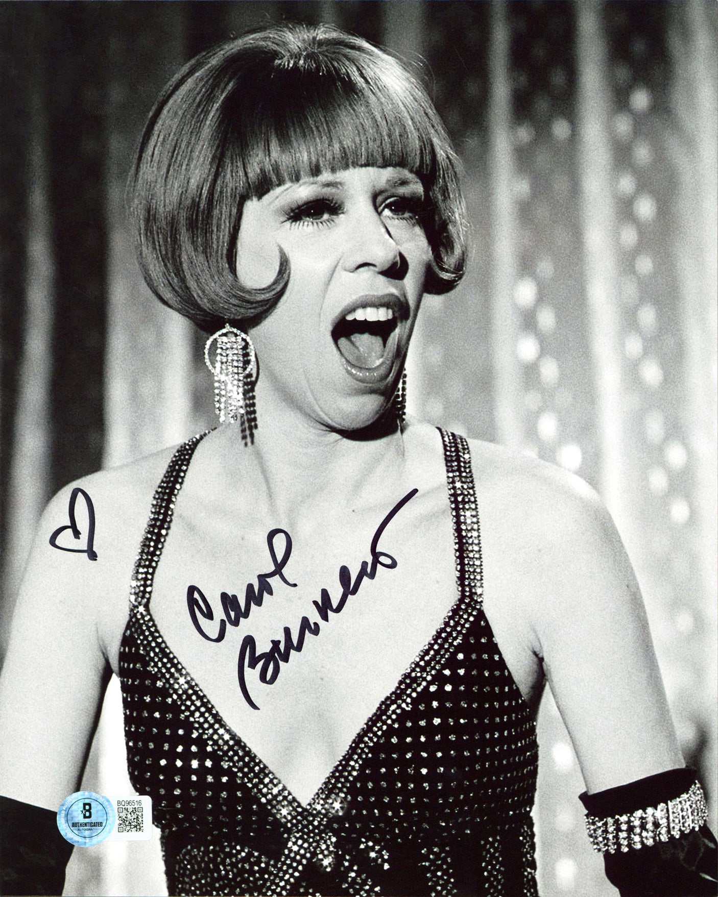 Carol Burnett Authentic Signed 8x10 Black & White Vertical Photo BAS #BQ96516