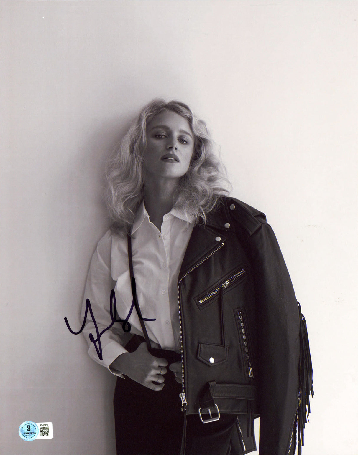 Julia Schlaepfer 1923 Authentic Signed 11x14 Vertical Photo BAS #BS05217