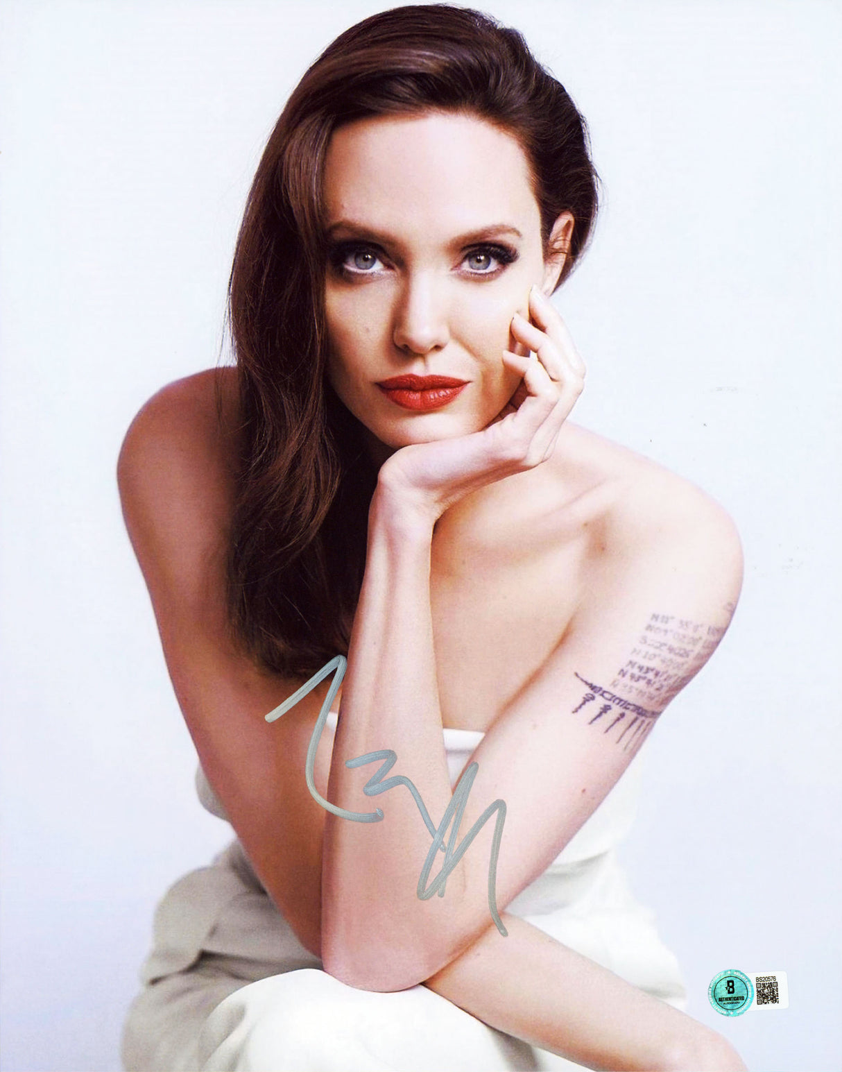 Angelina Jolie Maleficent Authentic Signed 11x14 Vertical Photo BAS #BS20576