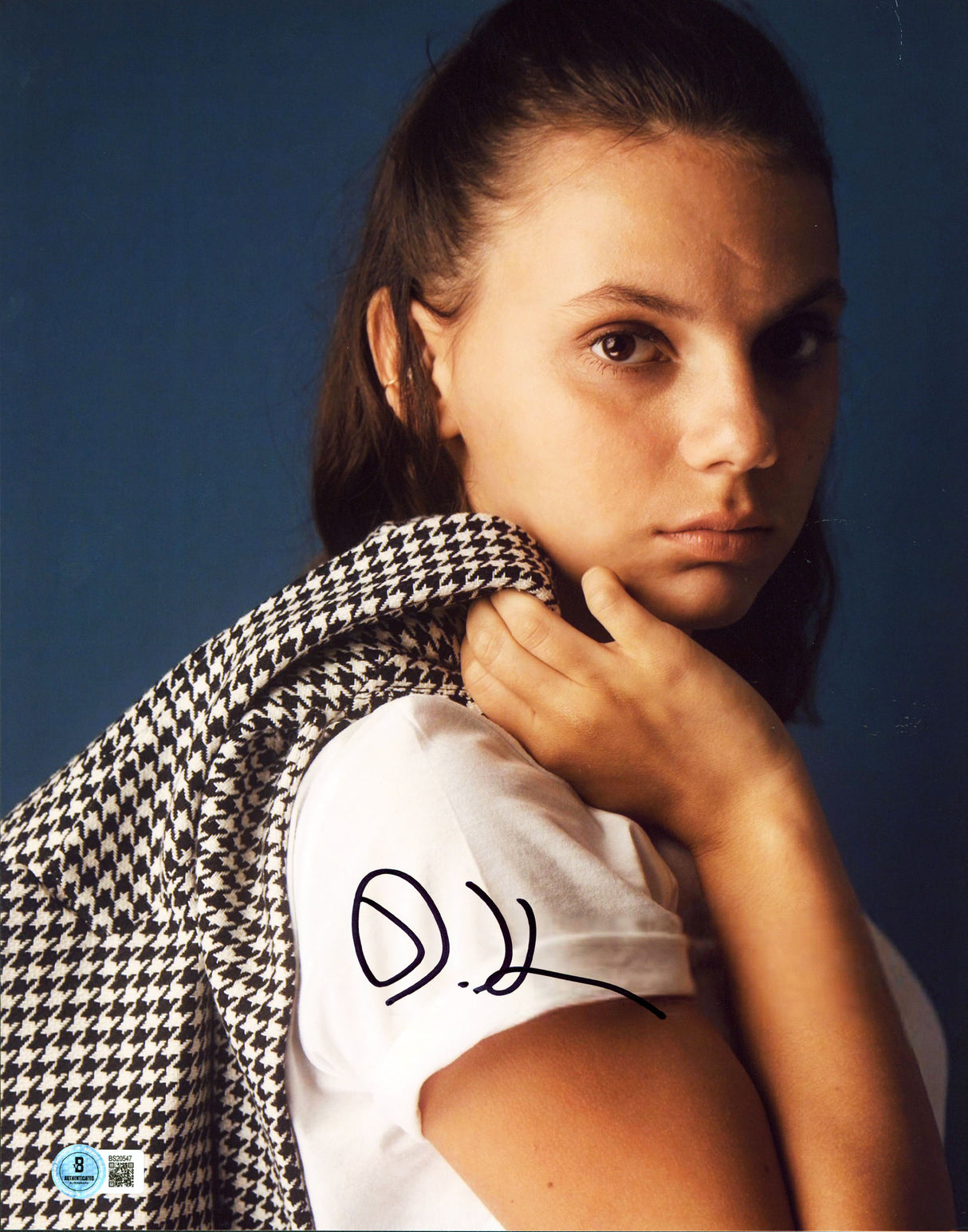 Dafne Keen Logan Authentic Signed 11x14 Vertical Photo Autographed BAS #BS20547