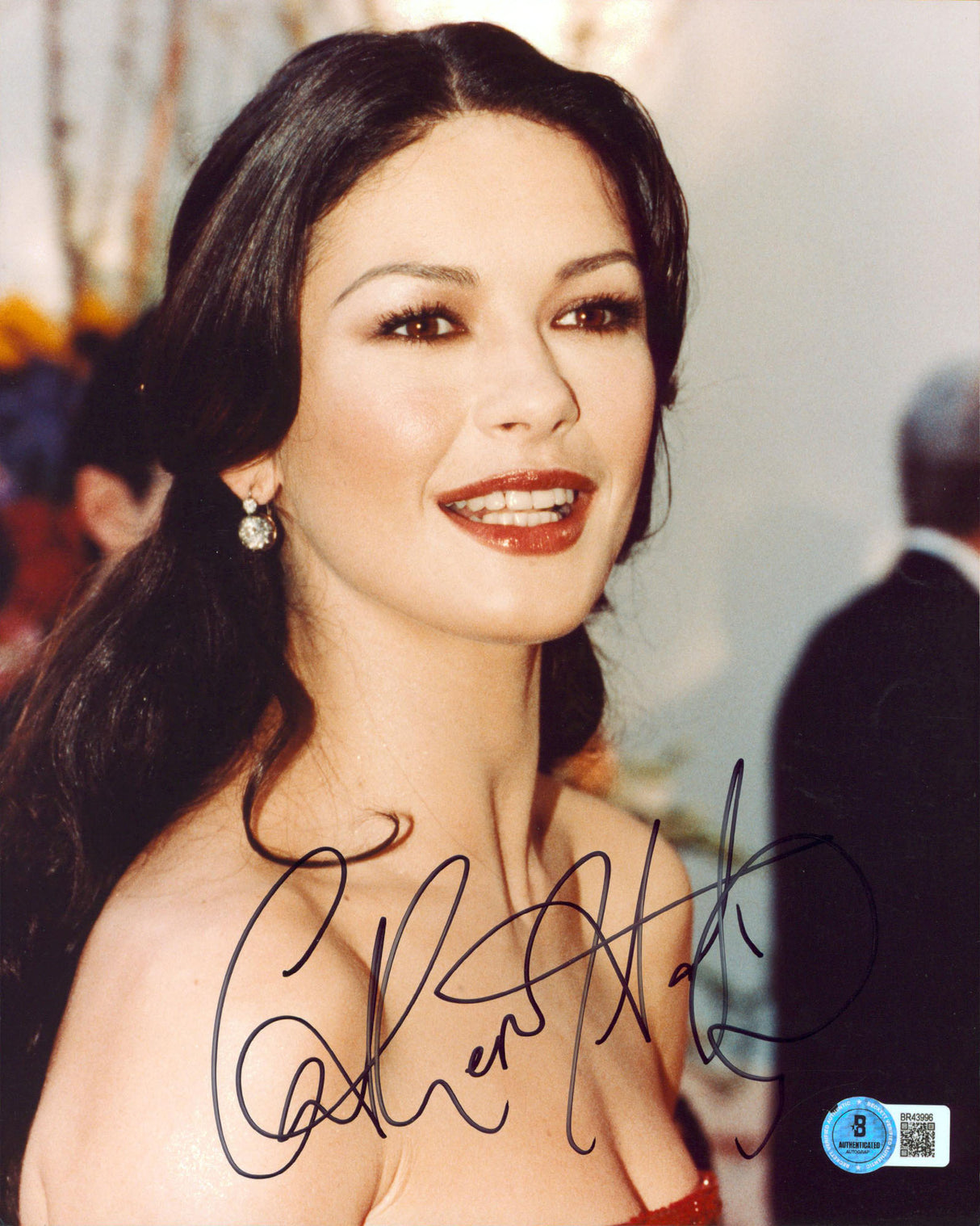 Catherine Zeta-Jones Entrapment Authentic Signed 8x10 Vertical Photo BAS#BR43996