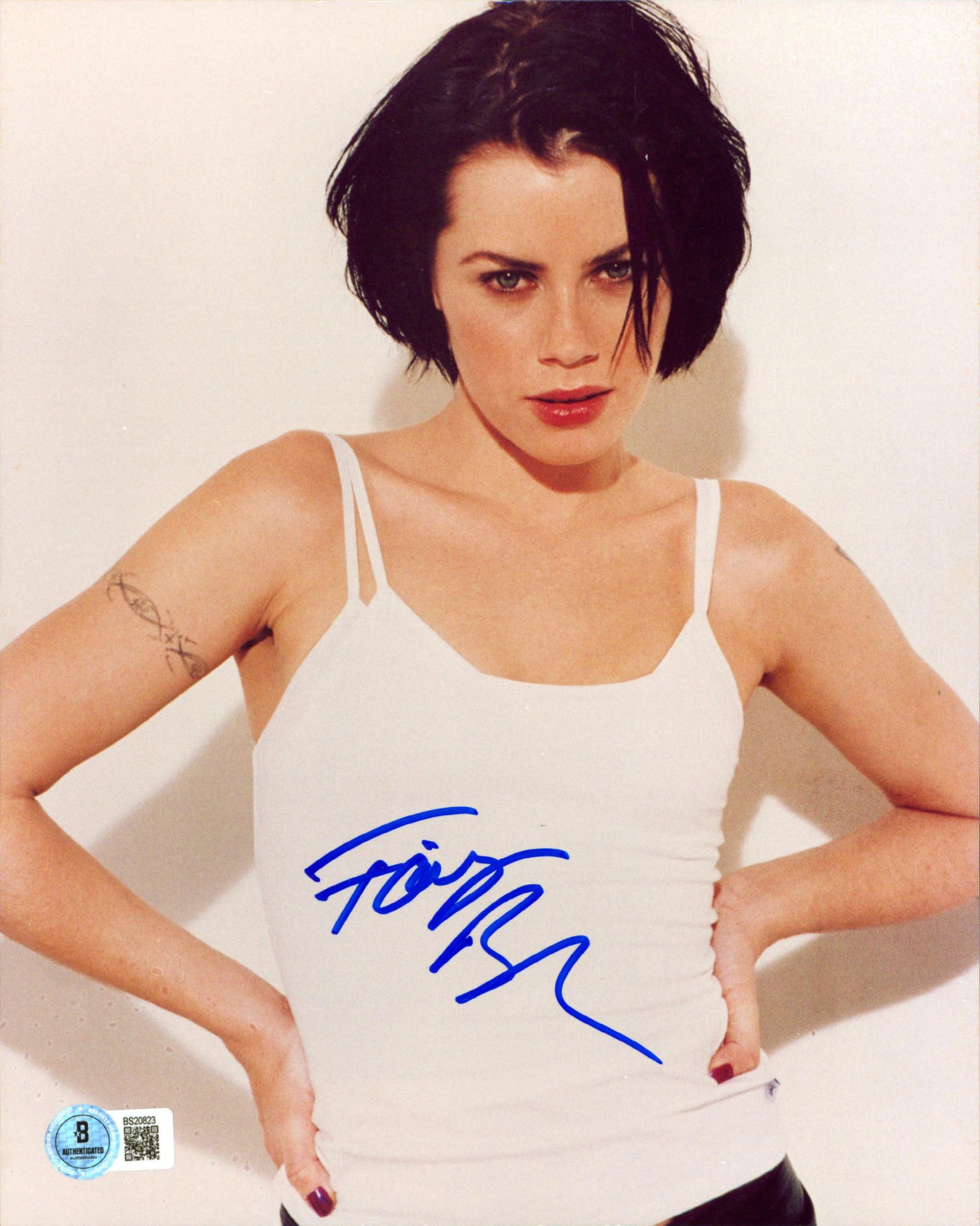 Fairuza Balk The Craft Authentic Signed 8x10 Vertical Photo BAS #BS20823
