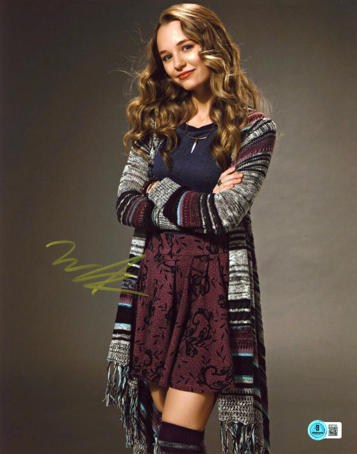Madison Iseman Still The King Authentic Signed 11x14 Vertical Photo BAS #BT67743