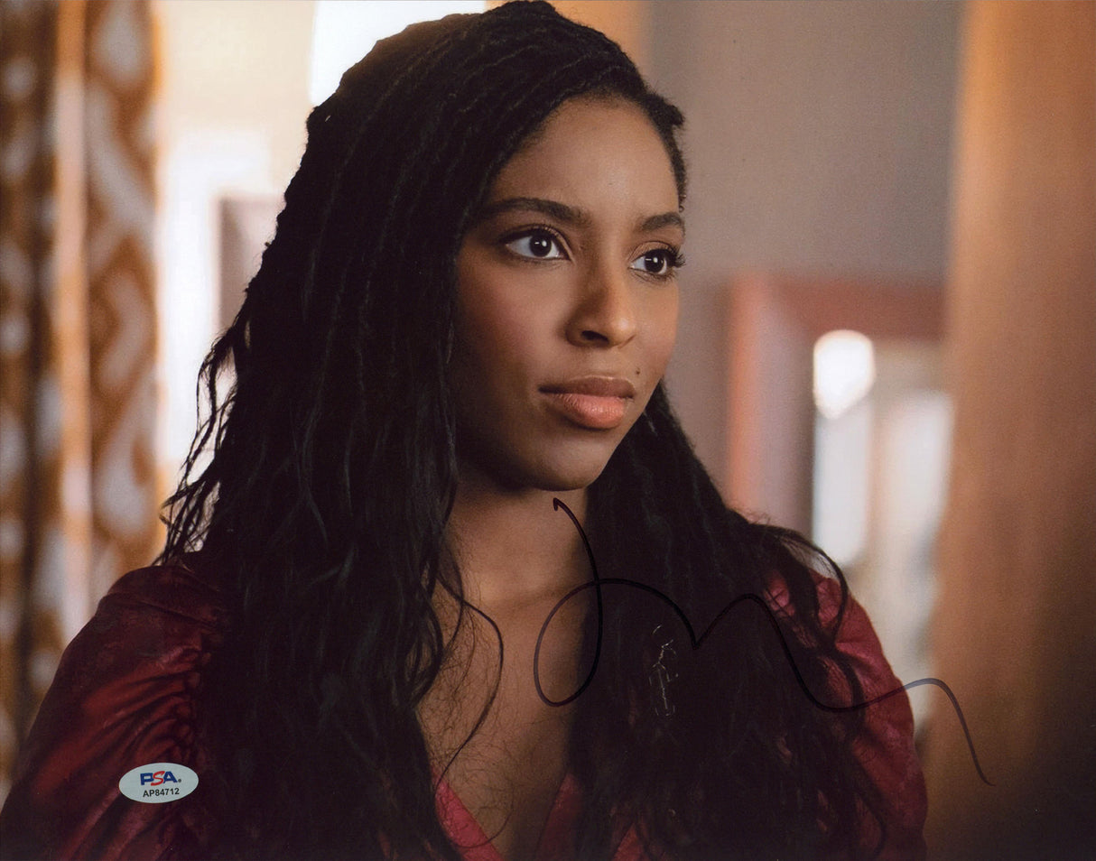 Jessica Williams Shrinking Authentic Signed 11x14 Horizontal Photo PSA #AP84712