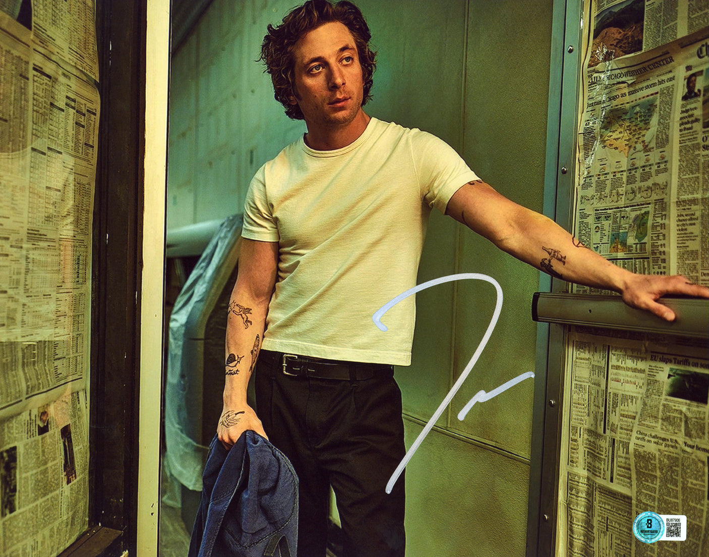 Jeremy Allen White The Bear Authentic Signed 11x14 Horizontal Photo BAS #BU87906
