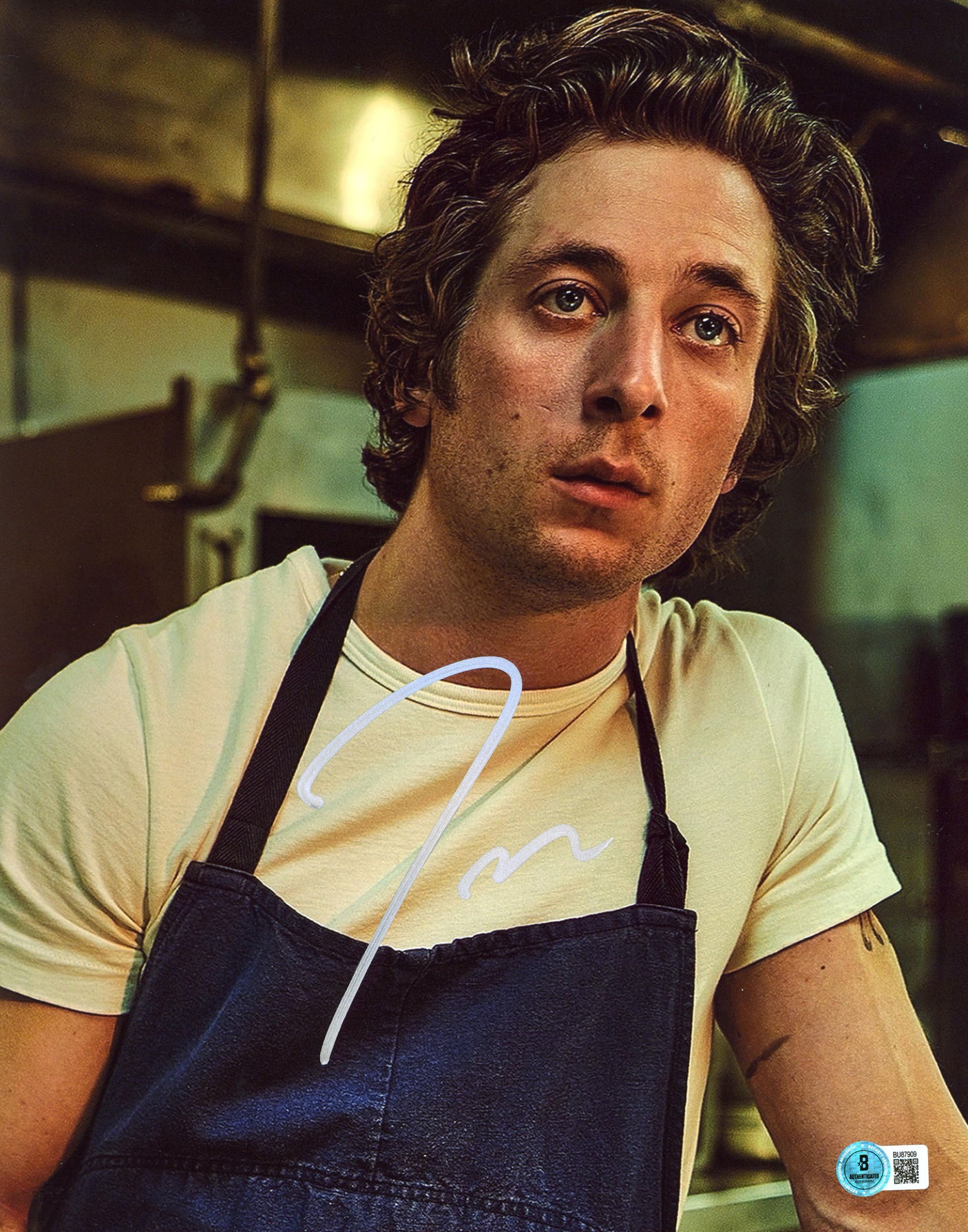 Jeremy Allen White The Bear Authentic Signed 11x14 Vertical Photo BAS #BU87909