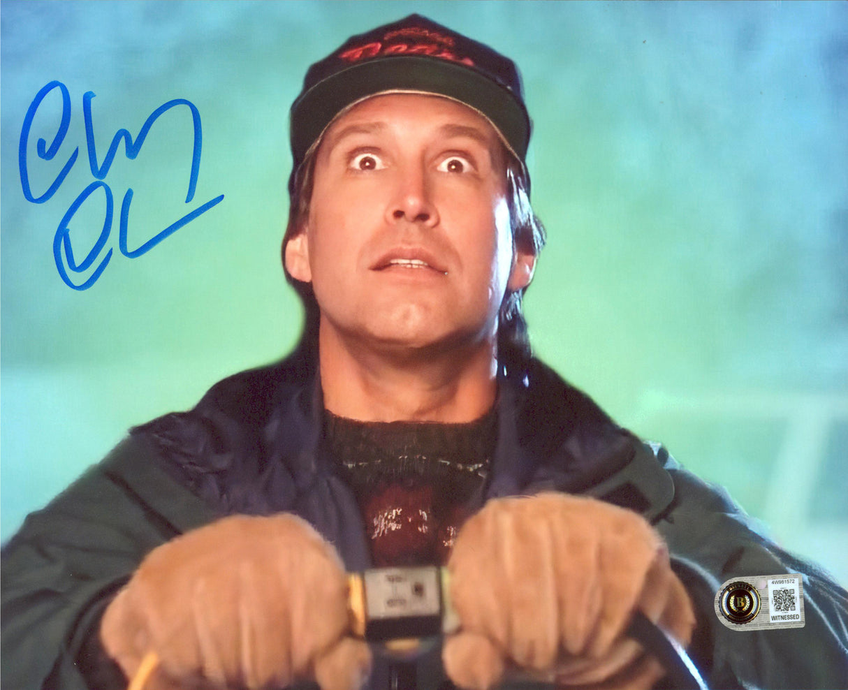 Chevy Chase Christmas Vacation Signed 8x10 Plugging In House Photo BAS Witnessed