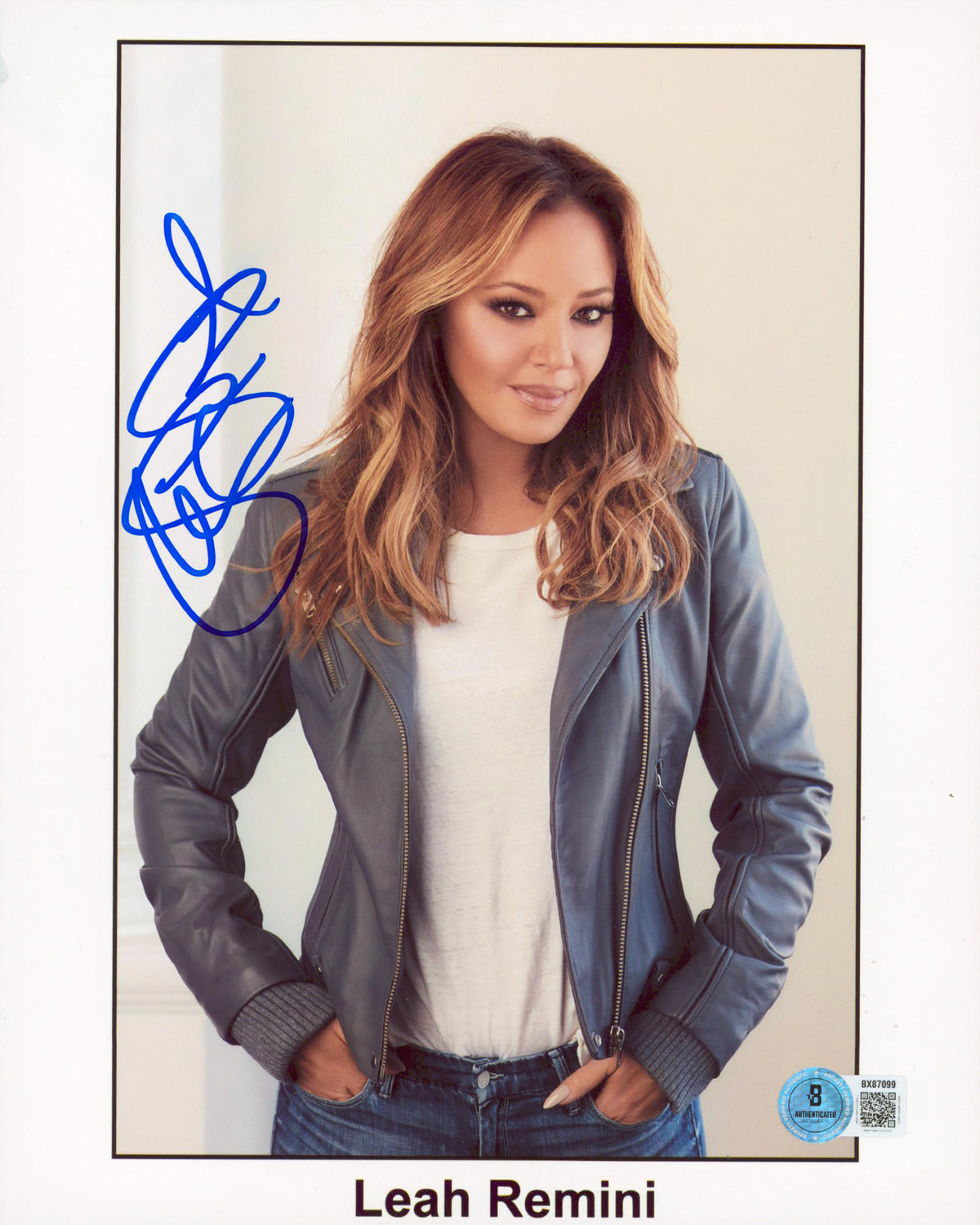 Leah Remini The King Of Queens Authentic Signed 8x10 Vertical Photo BAS #BX87099