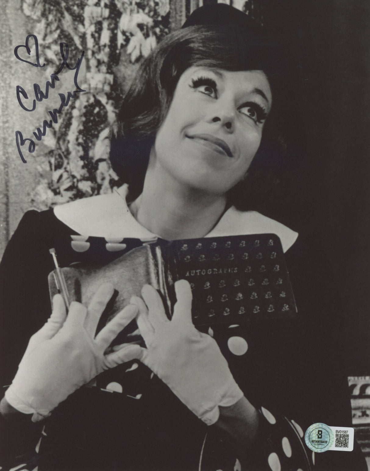 Carol Burnett Authentic Signed 8x10 Vertical Photo Autographed BAS 18