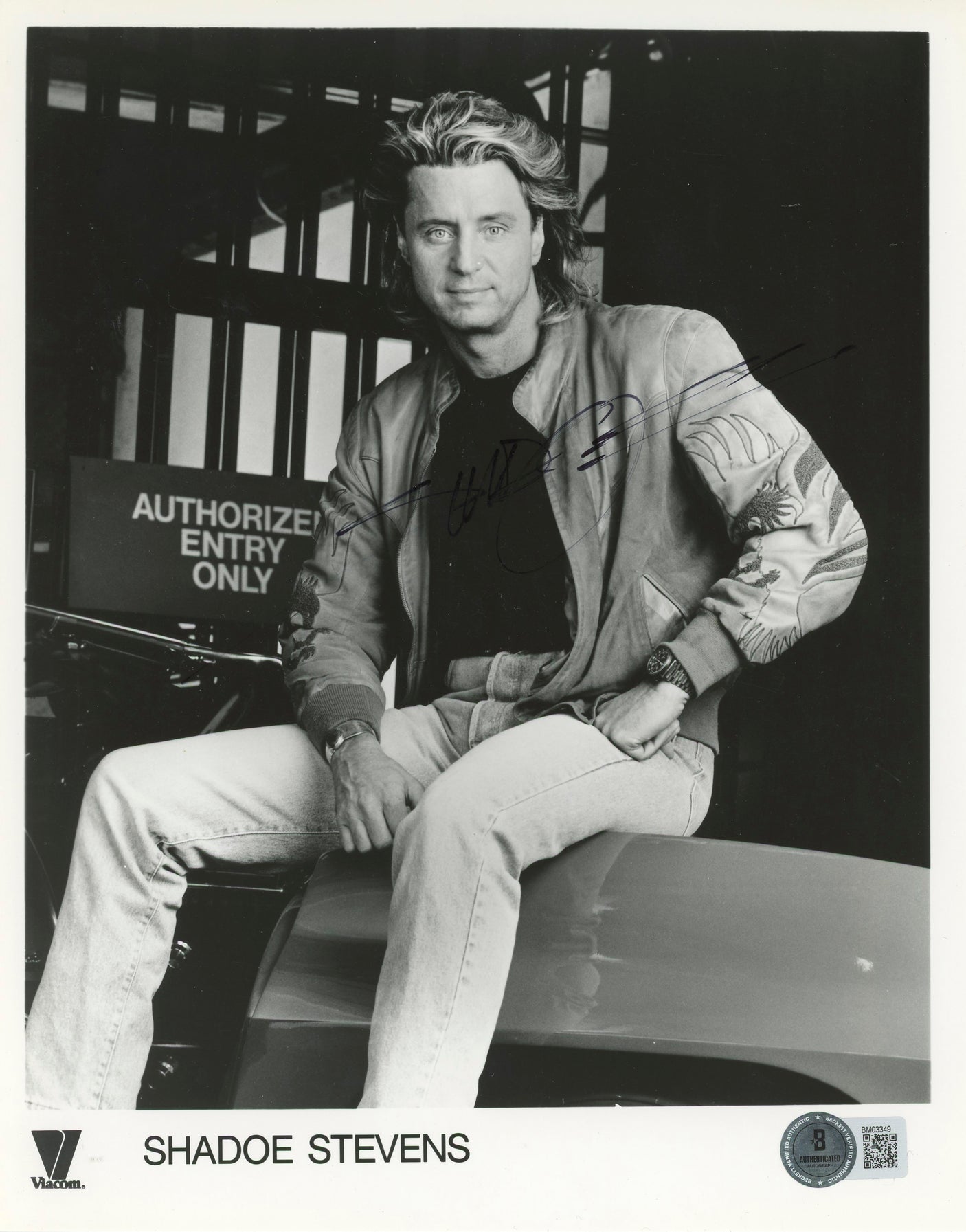 Shadoe Stevens The Kentucky Fried Movie Authentic Signed 8x10 Photo BAS #BM03349