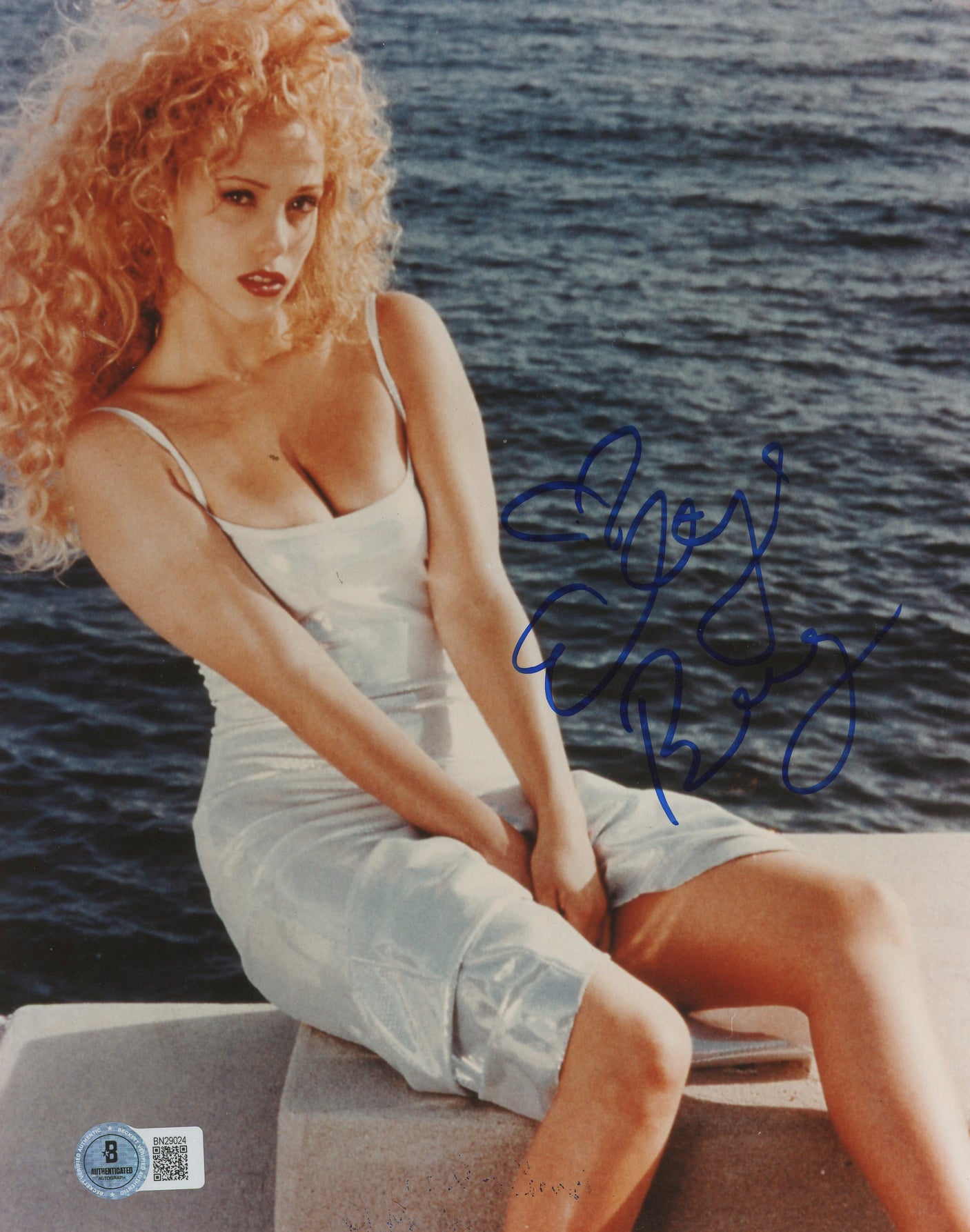 Elizabeth Berkley Showgirls Authentic Signed 8x10 Photo Autographed BAS #BN29024