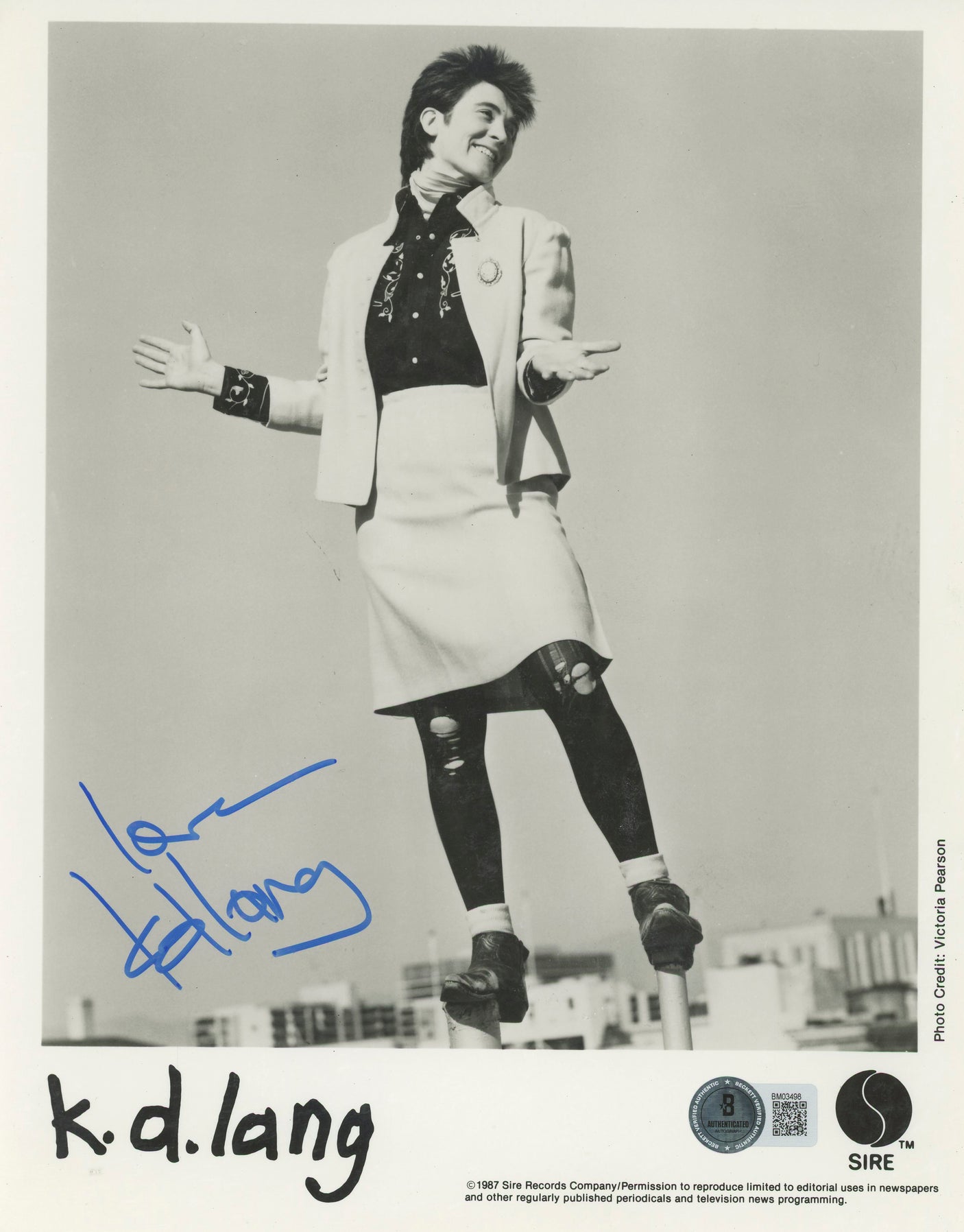 K.D. Lang Singer Authentic Signed 8x10 Photo Autographed BAS #BM03498