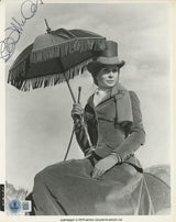 Sarah Miles The Man Who Loved Cat Dancing Signed 8x10 Photo BAS #BN74567
