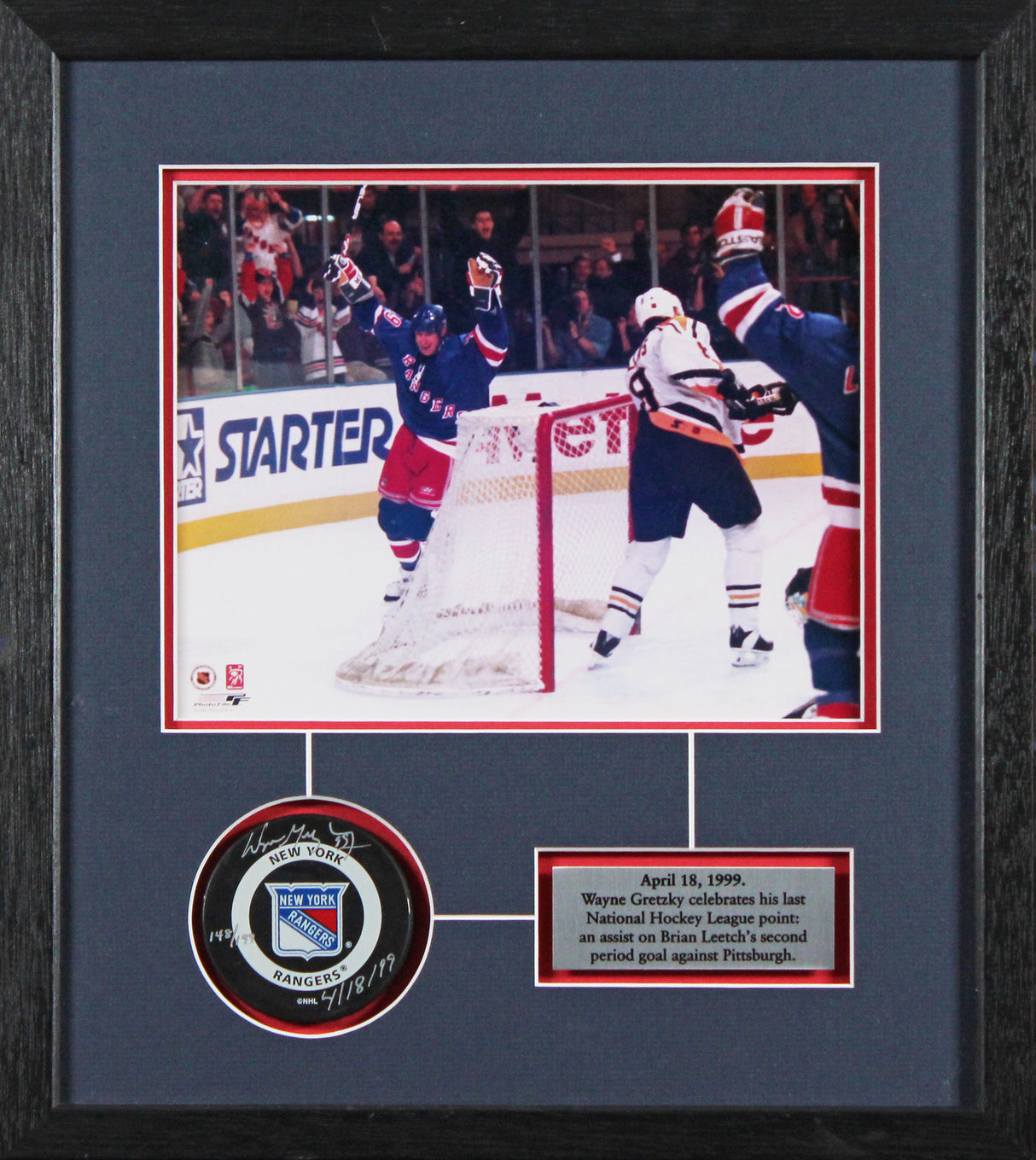Wayne Gretzky Signed & Framed NY Rangers Logo Puck LE #148/199 JSA #YY62350