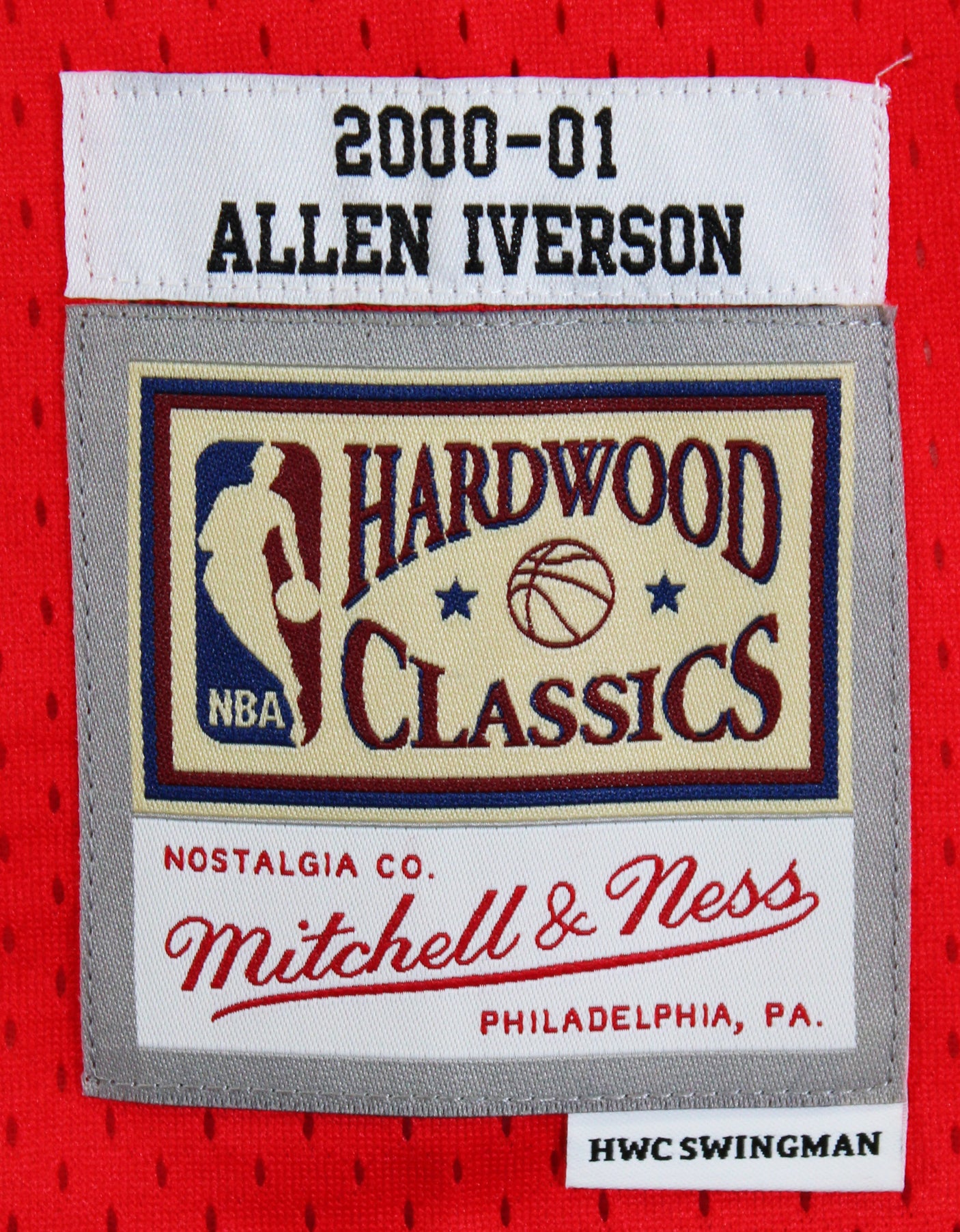76ers Allen Iverson Signed Red & Black M&N 2000-01 HWC Swingman Jersey BAS Wit