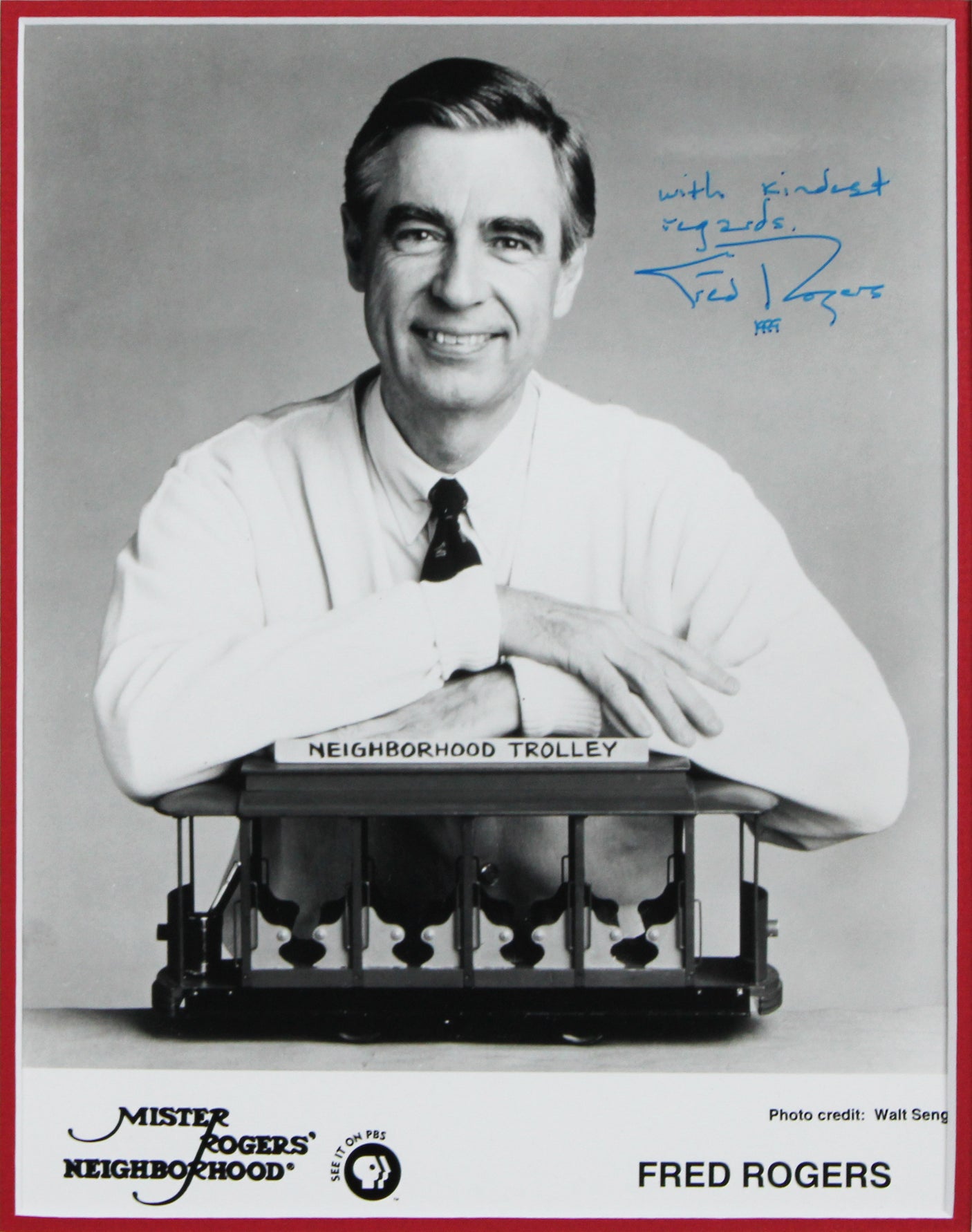 Fred Rogers Mister Rogers' Neighborhood Signed Framed 8x10 Photo BAS