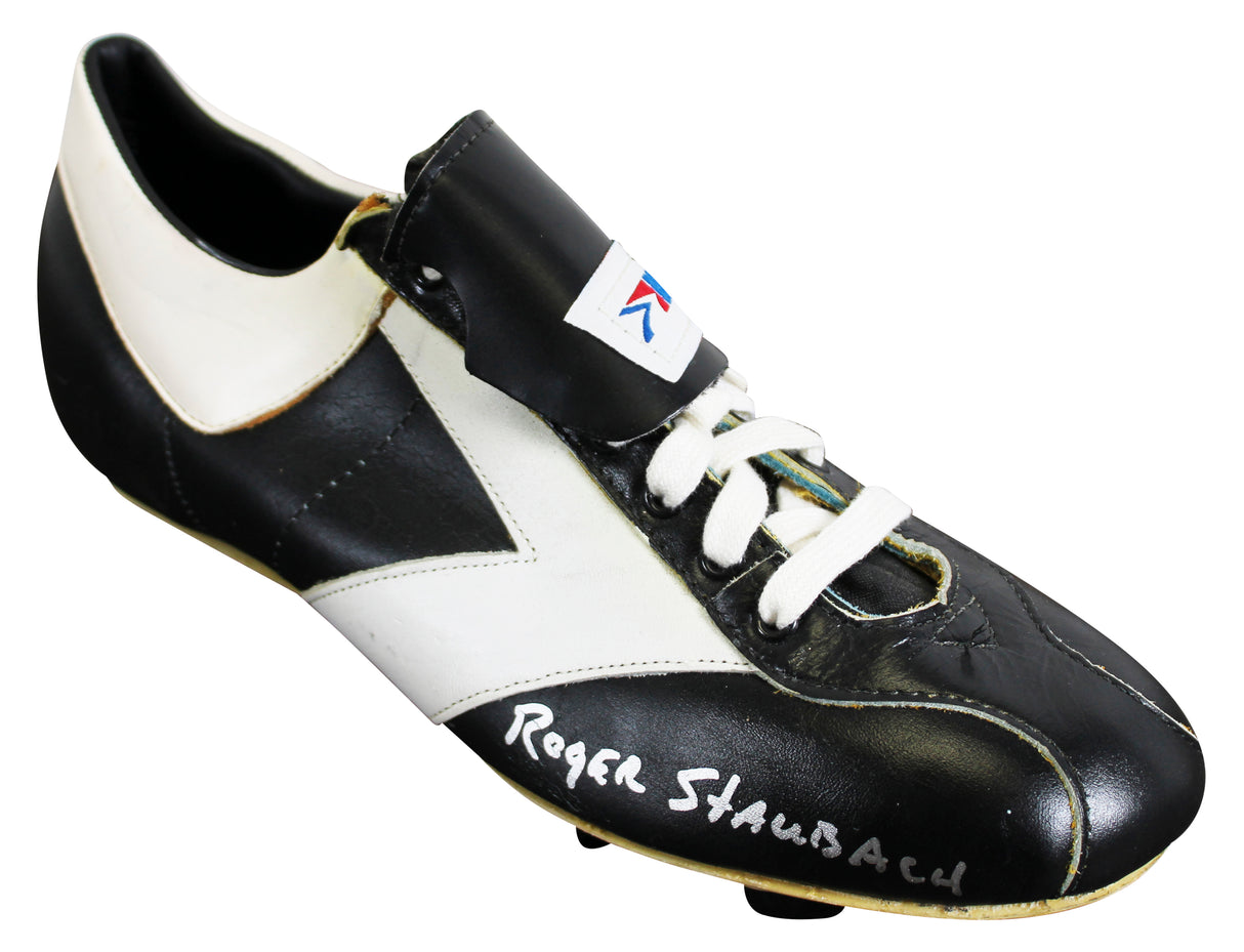 Cowboys Roger Staubach Signed Black & White Brooks Right Cleat BAS Wit #4W039340