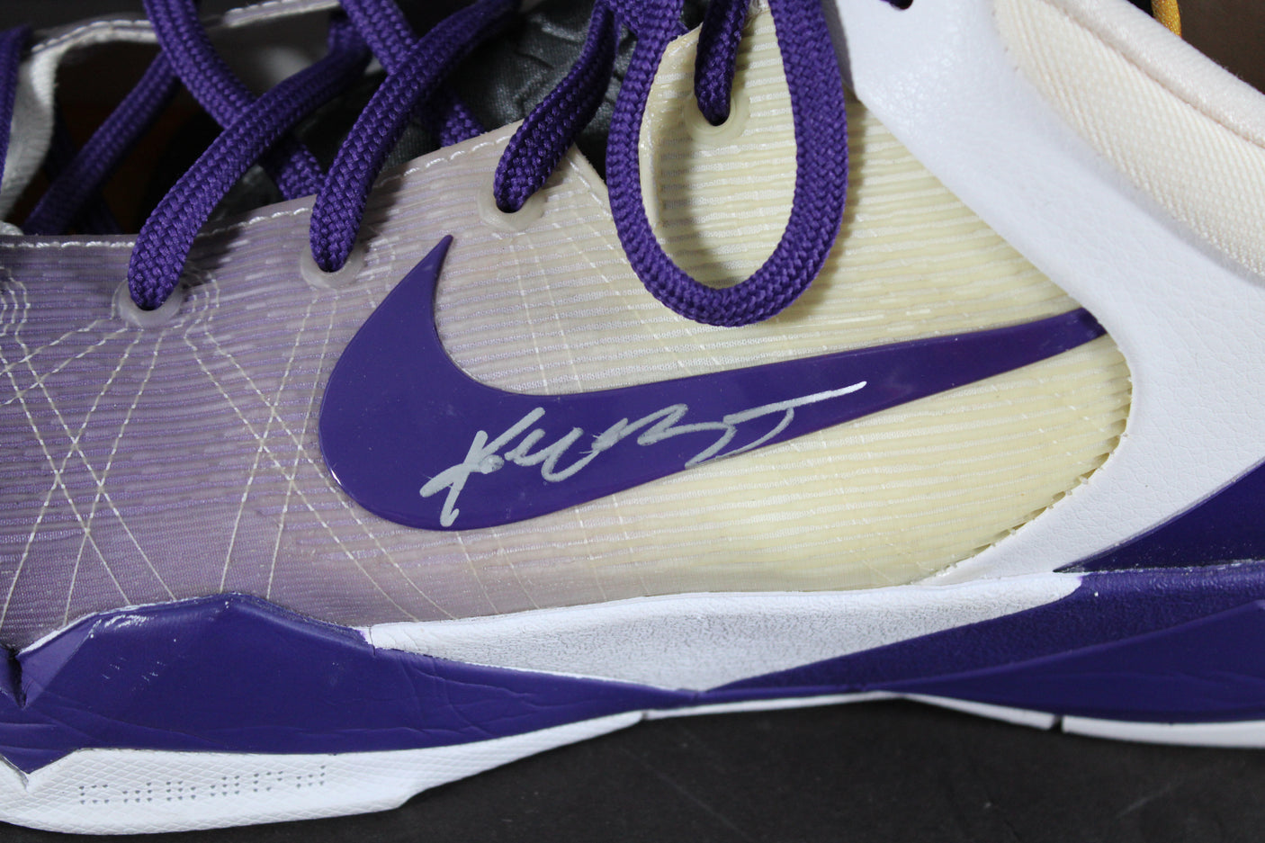 Lakers Kobe Bryant Signed 12/2/2012 Game Worn Nike Zoom Kobe VII Shoes BAS & SIA