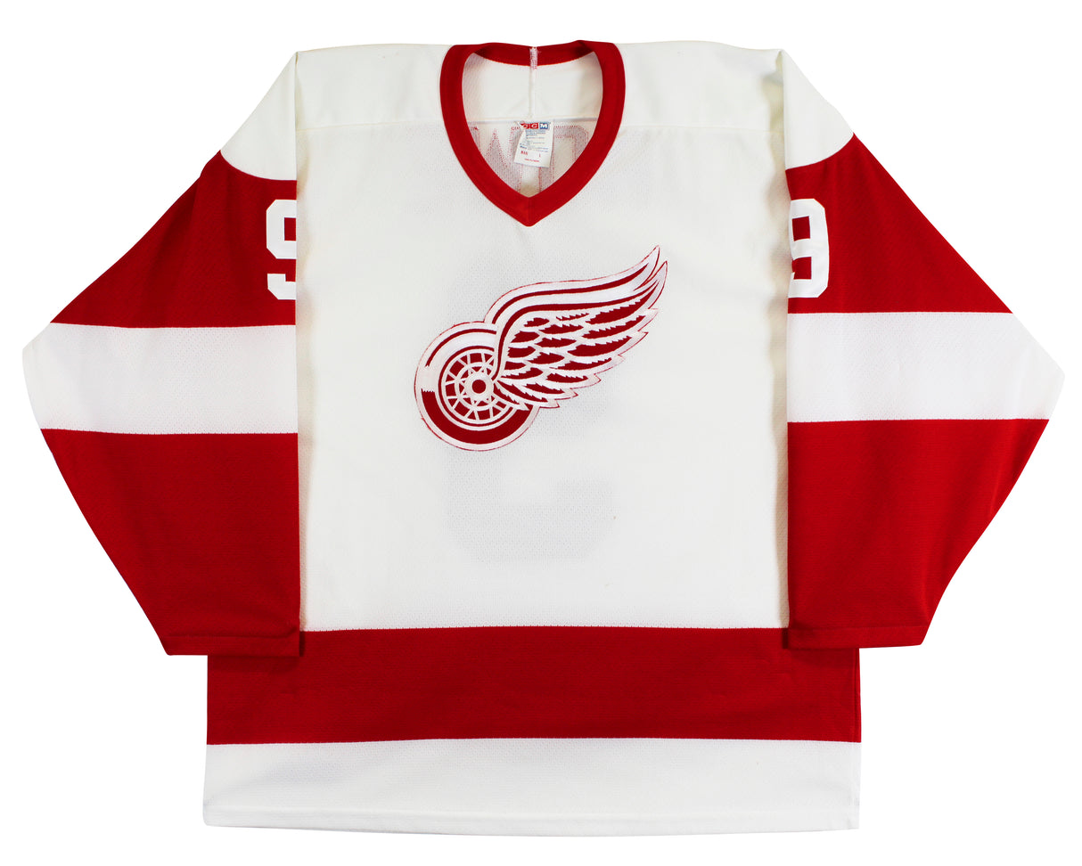 Red Wings Gordie Howe "Mr. Hockey, HOF 1972" Signed White CCM Jersey PSA #Q41382