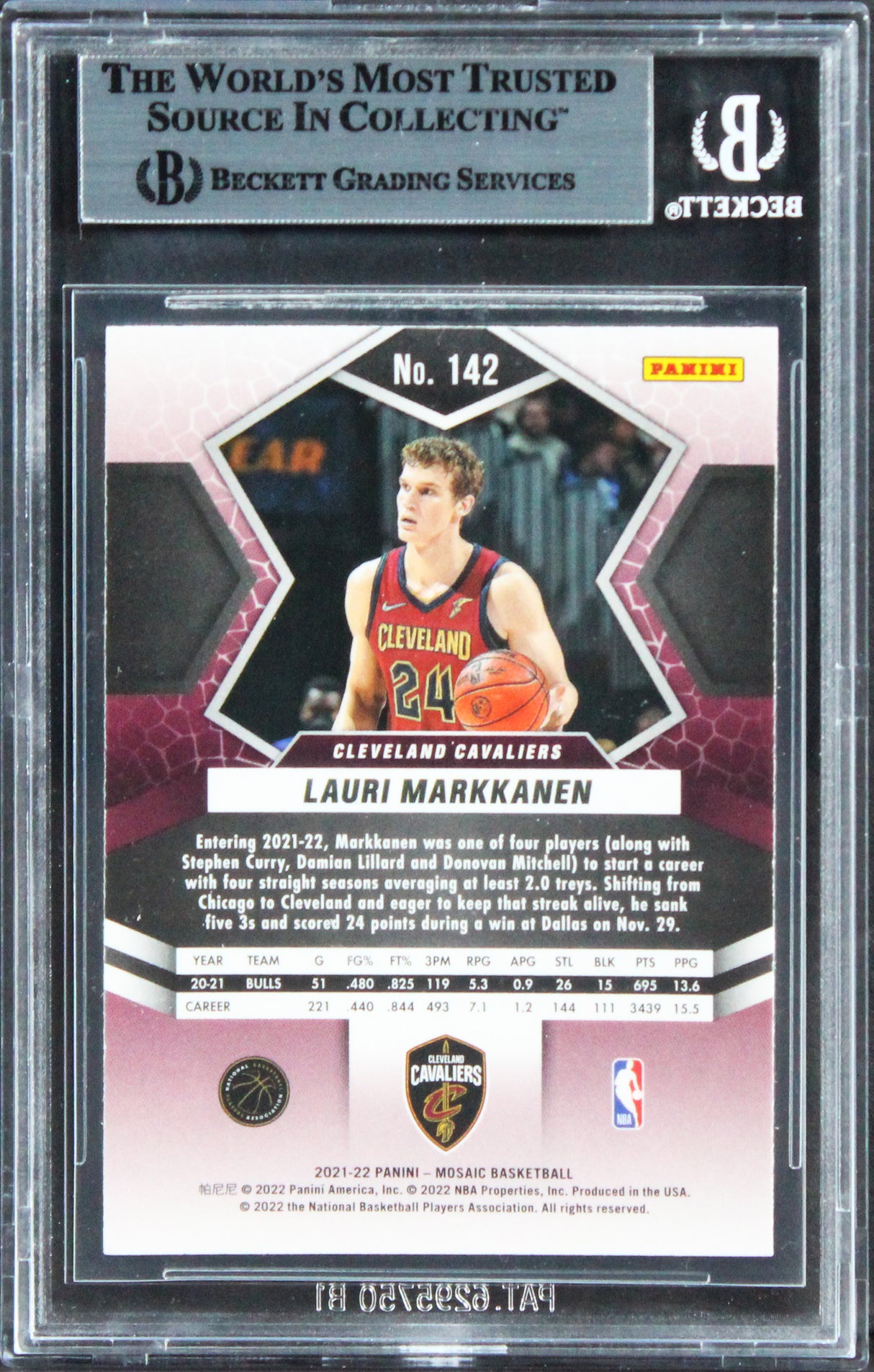 Cavaliers Lauri Markkanen Signed 2021 Panini Mosaic #142 Card BAS Slabbed