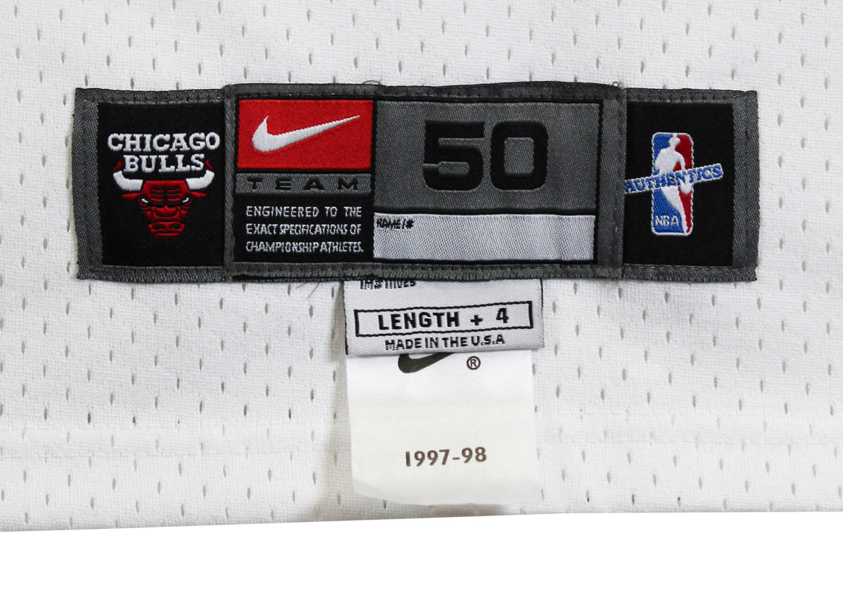 Bulls Michael Jordan Authentic Signed White Nike Size 50 Jersey BAS #AG010203