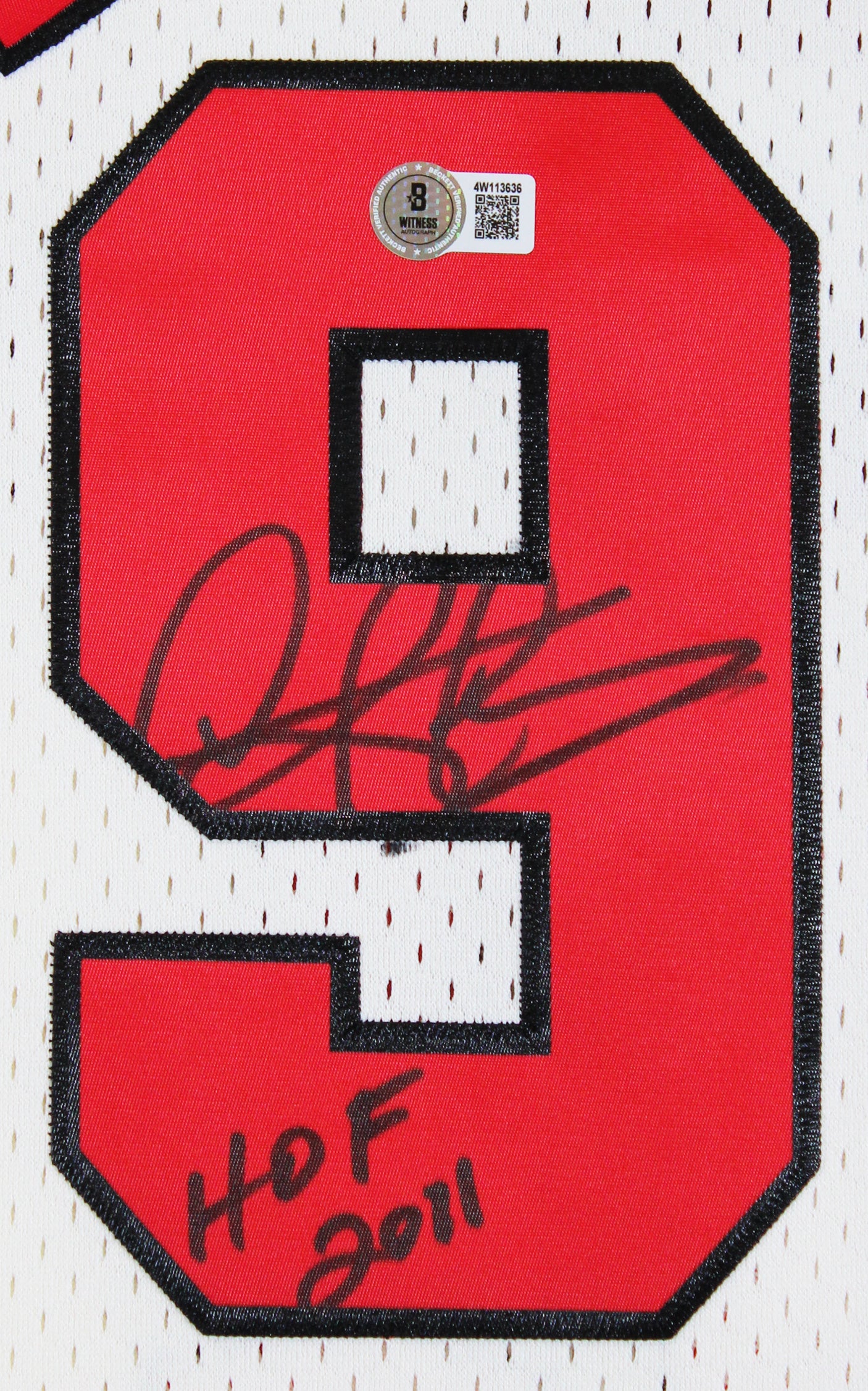 Bulls Dennis Rodman "HOF 2011" Signed Cream M&N HWC Swingman Jersey BAS Witness