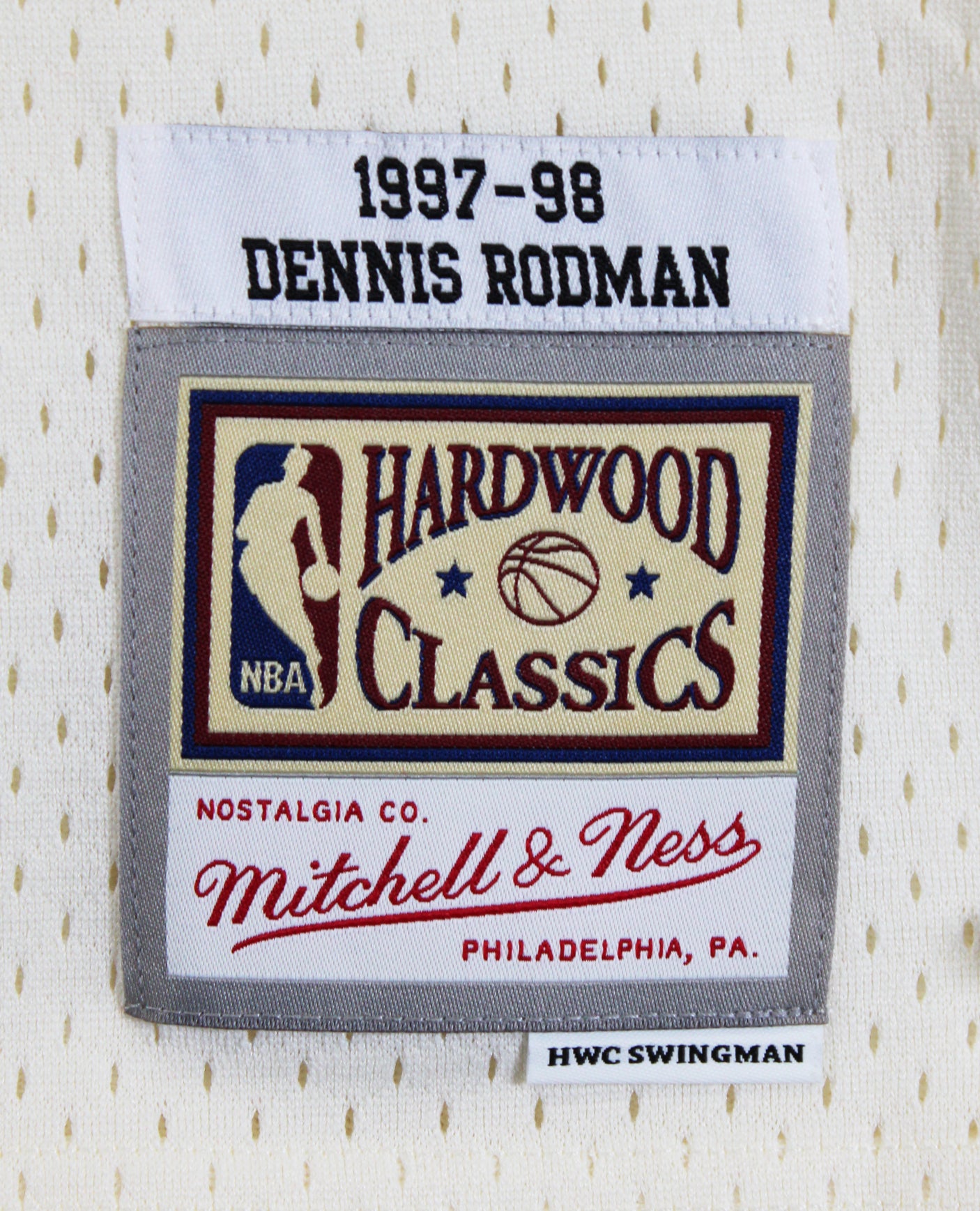 Bulls Dennis Rodman "HOF 2011" Signed Cream M&N HWC Swingman Jersey BAS Witness