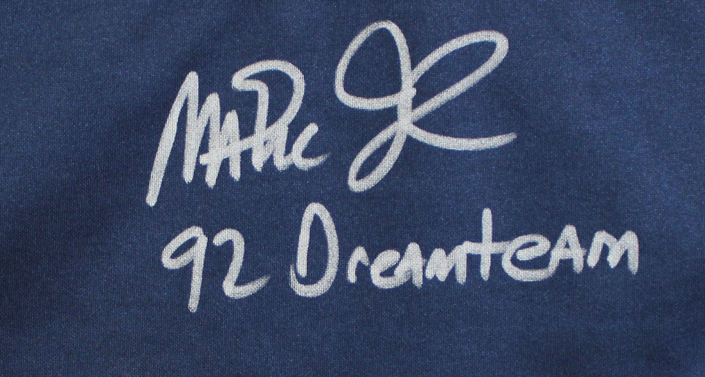 Magic Johnson "92 Dreamteam" Signed Navy Nike Team USA Jersey BAS Wit #2W898640