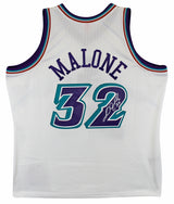 Jazz Karl Malone Signed 1996-97 White Mitchell & Ness Swingman Jersey BAS Wit