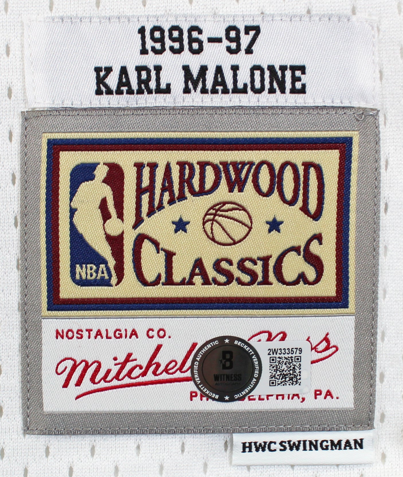 Jazz Karl Malone Signed 1996-97 White Mitchell & Ness Swingman Jersey BAS Wit