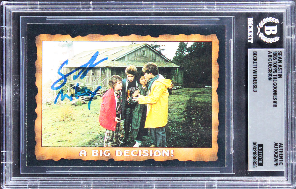 Sean Astin "Mikey" Signed 1985 Topps The Goonies #18 Card Auto 10! BAS Slabbed