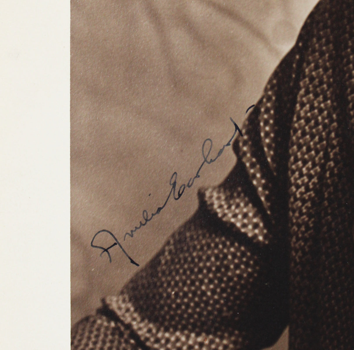 Amelia Earhart Authentic Signed 11x14 Vertical Sepia Portrait Photo JSA #ZZ82434