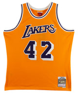Lakers James Worthy "HOF 2003" Signed Yellow M&N HWC Swingman Jersey BAS Wit