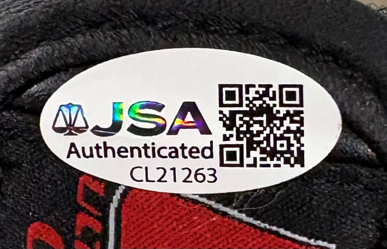 Max Holloway Signed MMA Replica Fight Glove JSA QR