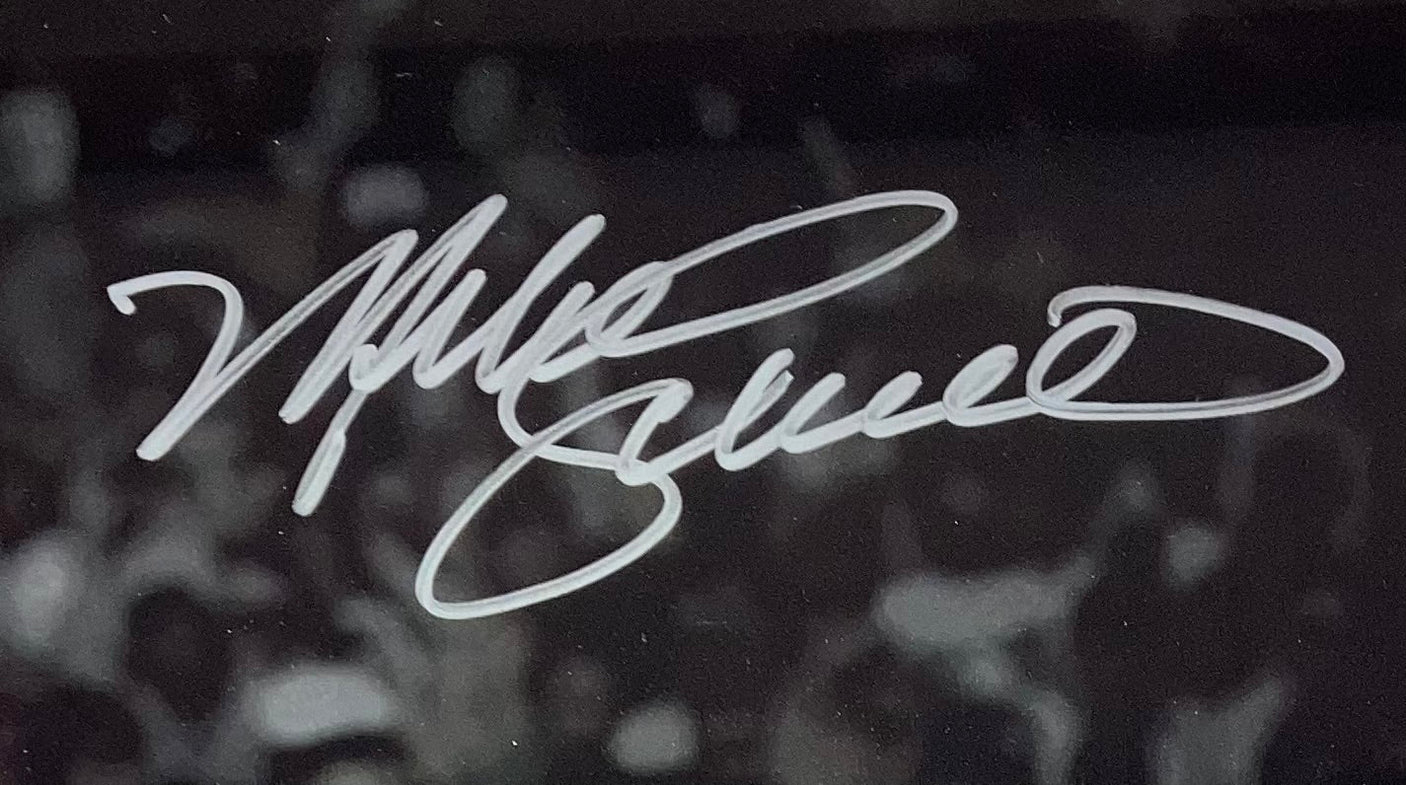 Mike Schmidt Signed Framed 16x20 Philadelphia Phillies Spotlight Photo BAS