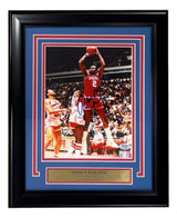 Moses Malone Signed Framed 8x10 Philadelphia 76ers Photo PSA/DNA