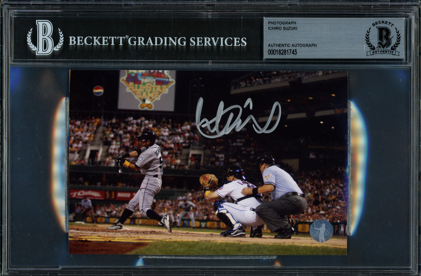 Ichiro Suzuki Autographed 4x6 Photo Seattle Mariners Beckett BAS #18281745