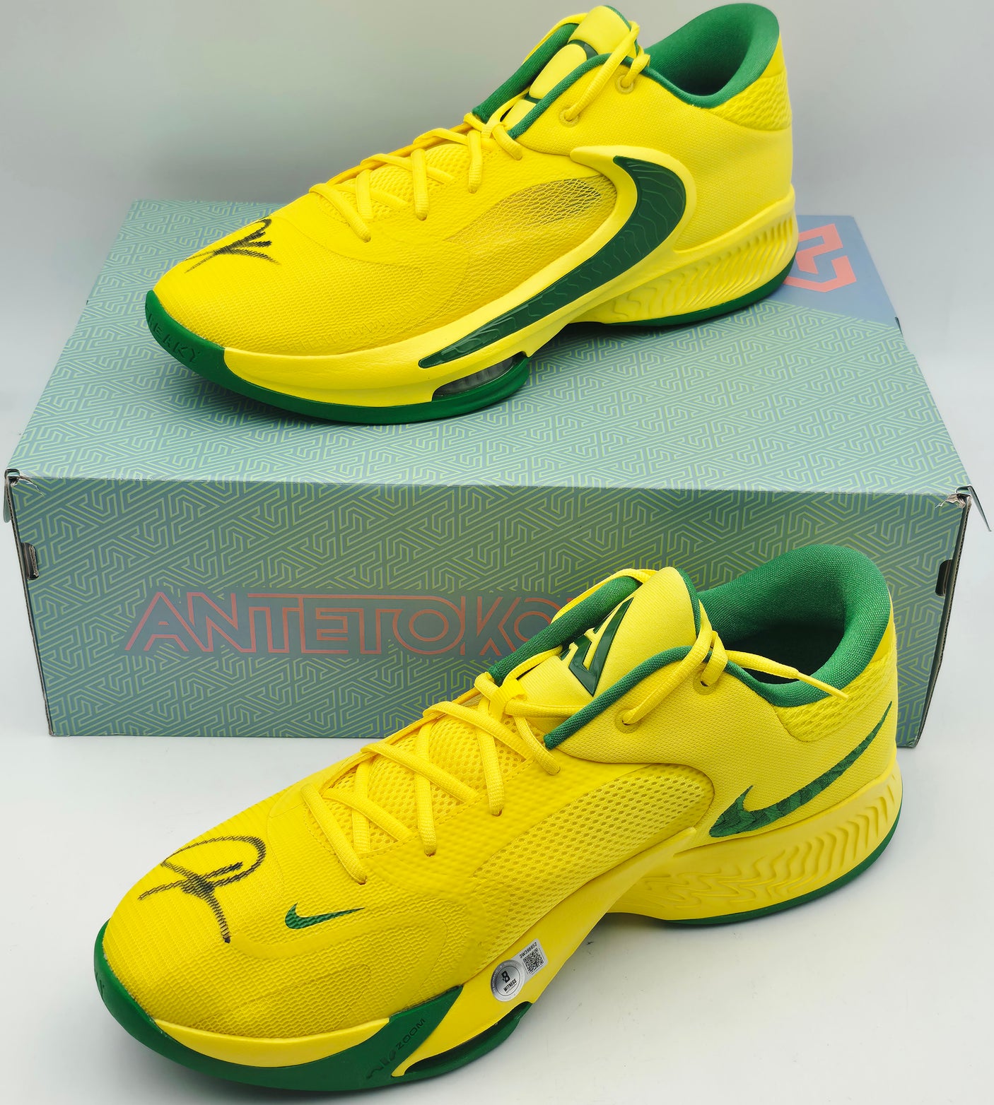 Giannis Antetokounmpo Autographed 2022 Player Exclusive (PE) Promo OREGON YLW STRIKE/APP Nike Zoom Freak 4 NCAA SOS Shoes Size 17 (With Box) Beckett BAS Witness #3W396652 & #3W396653