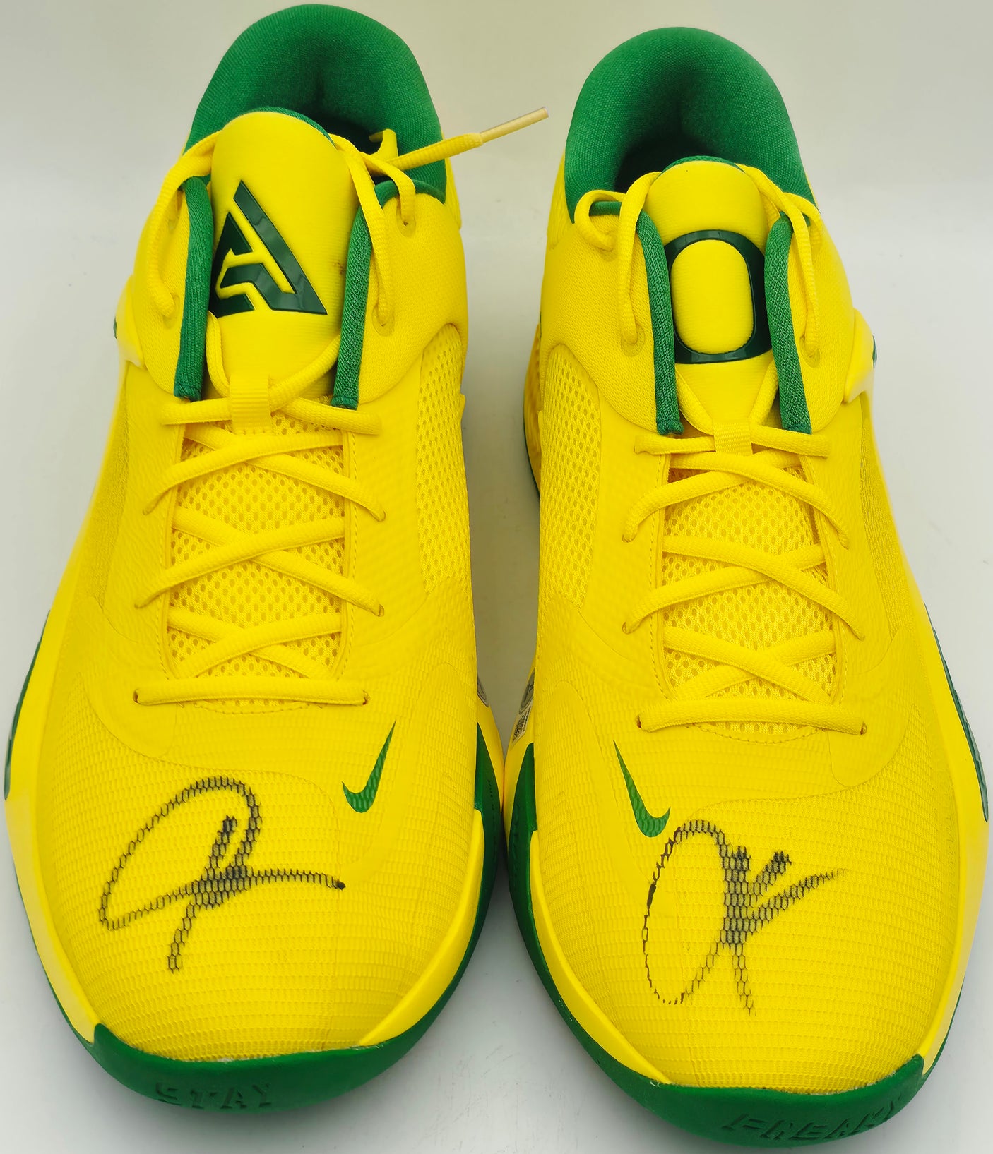 Giannis Antetokounmpo Autographed 2022 Player Exclusive (PE) Promo OREGON YLW STRIKE/APP Nike Zoom Freak 4 NCAA SOS Shoes Size 17 (With Box) Beckett BAS Witness #3W396652 & #3W396653