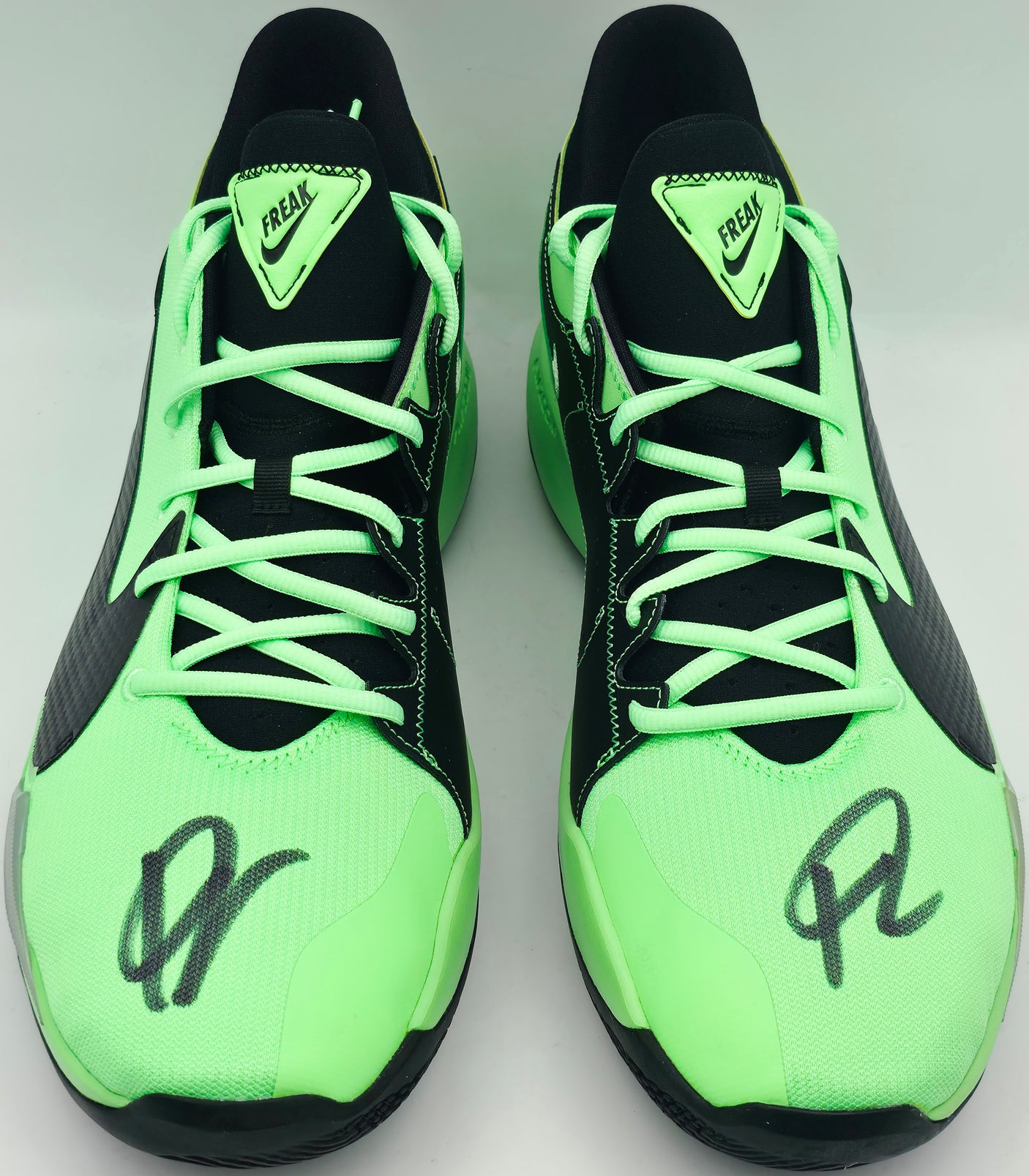 Giannis Antetokounmpo Autographed 2021 Player Exclusive (PE) Promo ILLUSION GRN/BLK-MTLG Nike Zoom Freak 2 Shoes Milwaukee Bucks Size 17 (No Box) Beckett BAS Witness #3W396817 & #3W396818