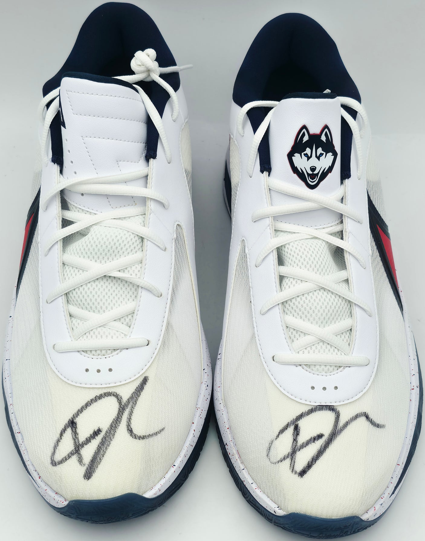Giannis Antetokounmpo Autographed 2024 Player Exclusive (PE) Promo UCONN WHT/UNI RED-COL NVY Nike Zoom Freak 6 NCAA P Shoes Size 17 (No Box) Beckett BAS Witness #3W396931 & #3W396932