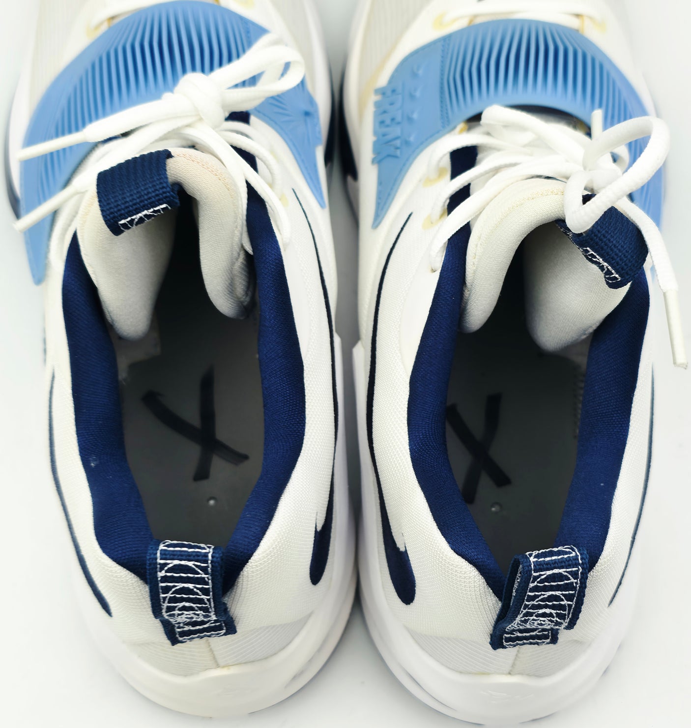 Giannis Antetokounmpo Autographed 2021 Player Exclusive (PE) Promo VILLANOVA WHT/NAVY/WHT Nike Zoom Freak 3 NCAA SOS Shoes Size 17 (With Box) Beckett BAS Witness #3W396646 & #3W396647