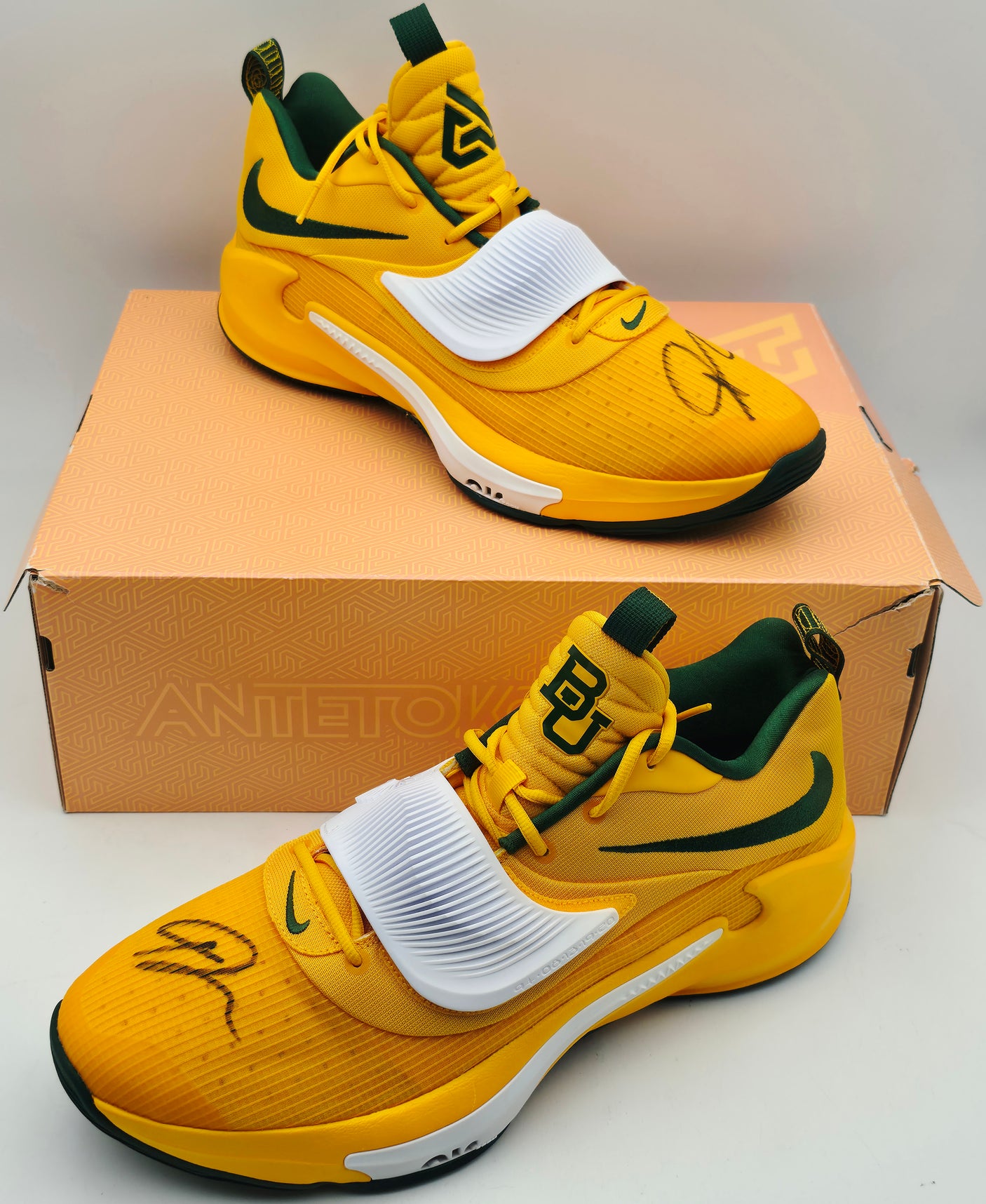 Giannis Antetokounmpo Autographed 2021 Player Exclusive (PE) Promo BAYLOR UNIVERSITY UNI GOLD/GORGE Nike Zoom Freak 3 NCAA SOS Shoes Size 17 (With Box) Beckett BAS Witness #3W396622 & #3W396623