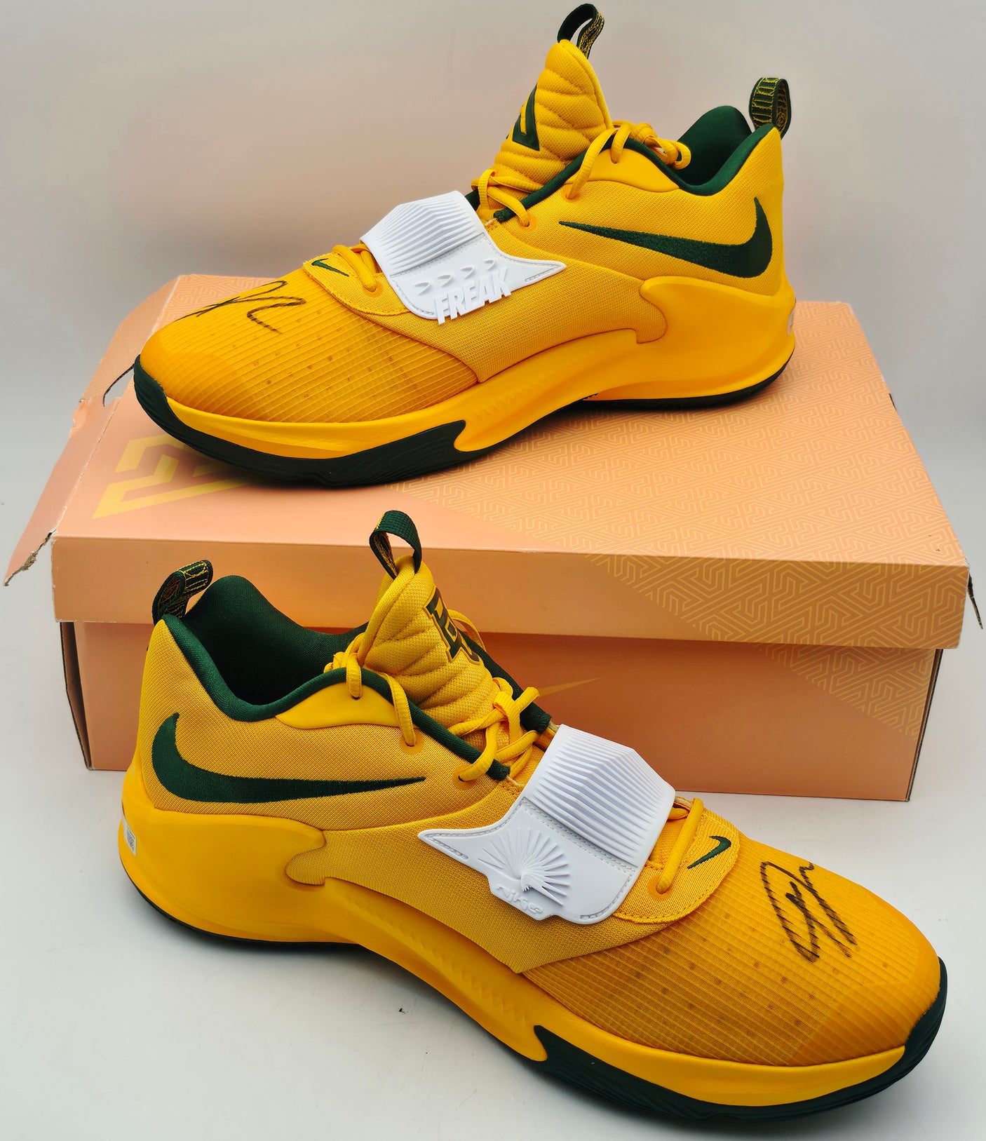 Giannis Antetokounmpo Autographed 2021 Player Exclusive (PE) Promo BAYLOR UNIVERSITY UNI GOLD/GORGE Nike Zoom Freak 3 NCAA SOS Shoes Size 17 (With Box) Beckett BAS Witness #3W396622 & #3W396623