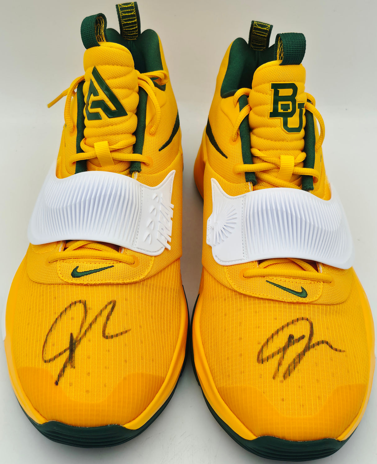 Giannis Antetokounmpo Autographed 2021 Player Exclusive (PE) Promo Baylor White Nike Zoom Freak 3 NCAA Shoes Size 16 (No Box) Beckett BAS Witness #3W396929 & #3W396930